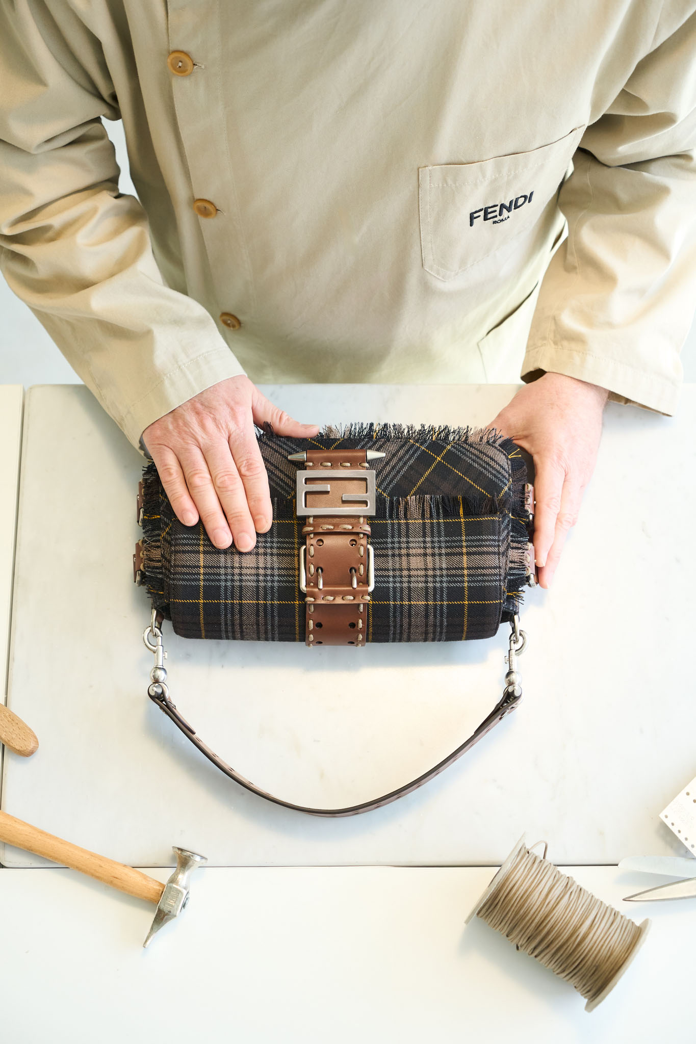 FENDI カットワーク 刺繍 レース スカート ホワイト フェンディ FENDI カットワーク 刺繍 レース スカート ホワイト フェンディ