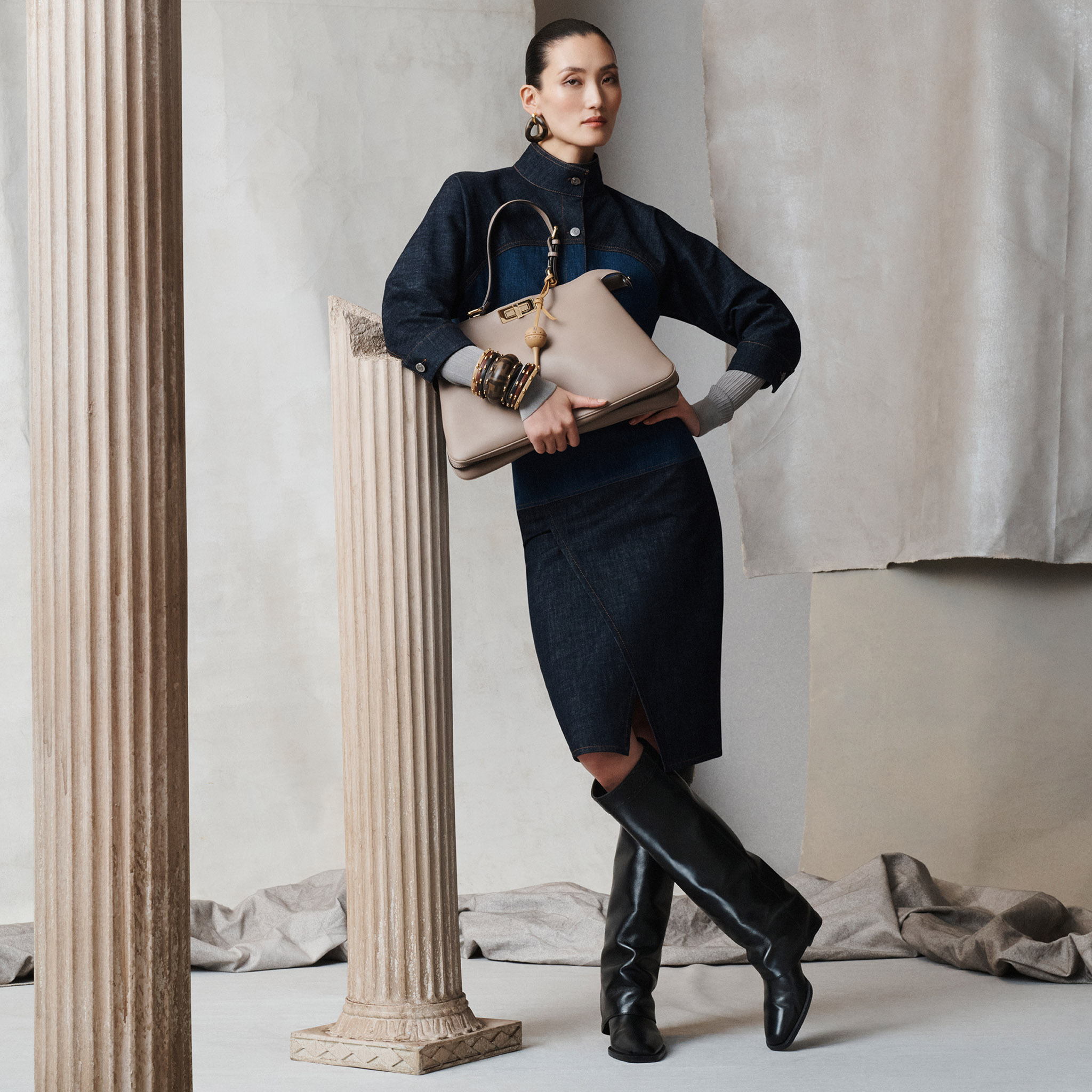 FENDI ロココ ブラックレザー／ストレッチファブリック バイカーブーツ FENDI ロココ ブラックレザー／ストレッチファブリック バイカーブーツ