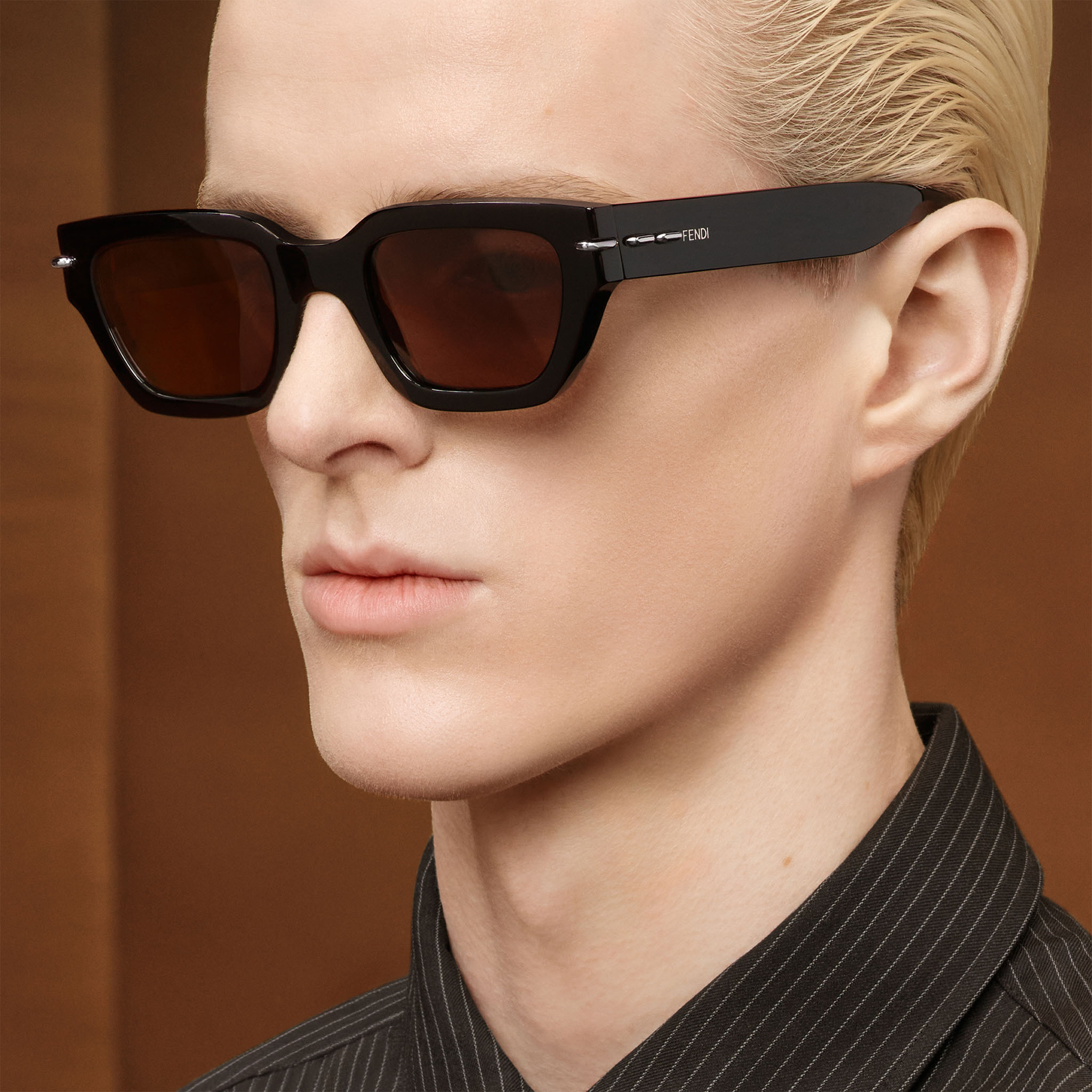 FENDI_FW25_EYEWEAR_DIGITAL_1x1_nologo_2160x2160px_sRGB-3