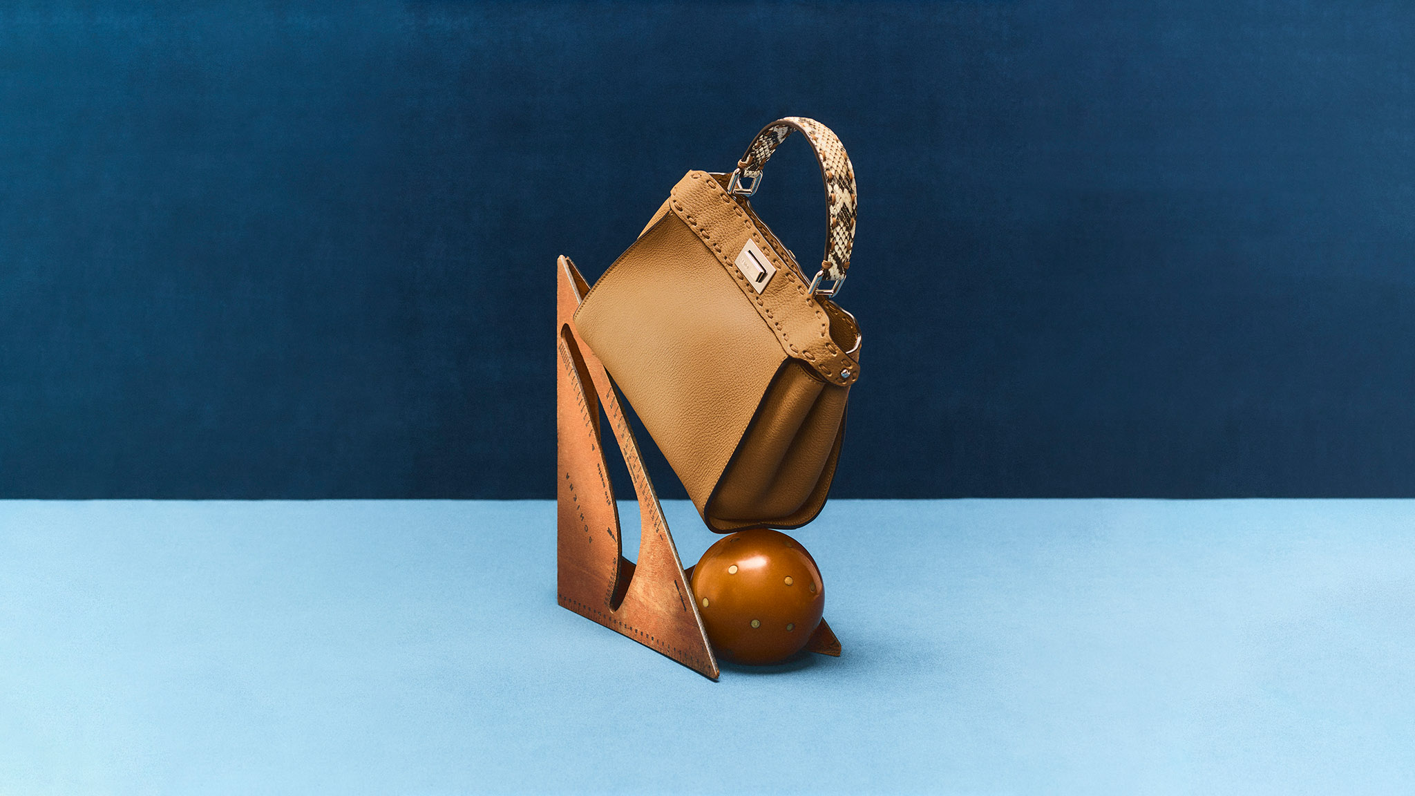 FENDI PEEKABOO_MINI SELLERIA_354_RGB_16_9