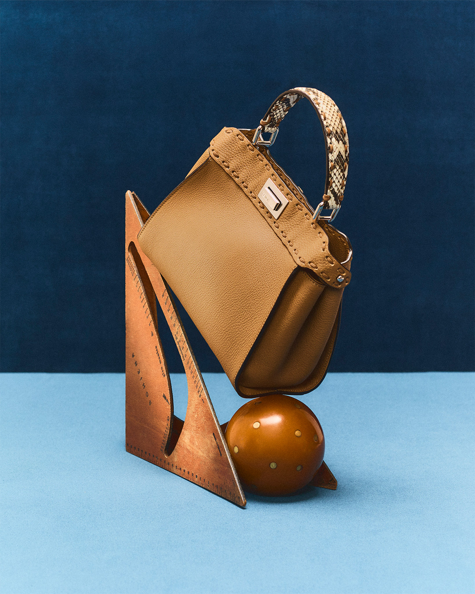 FENDI PEEKABOO_MINI SELLERIA_354_RGB_4_5