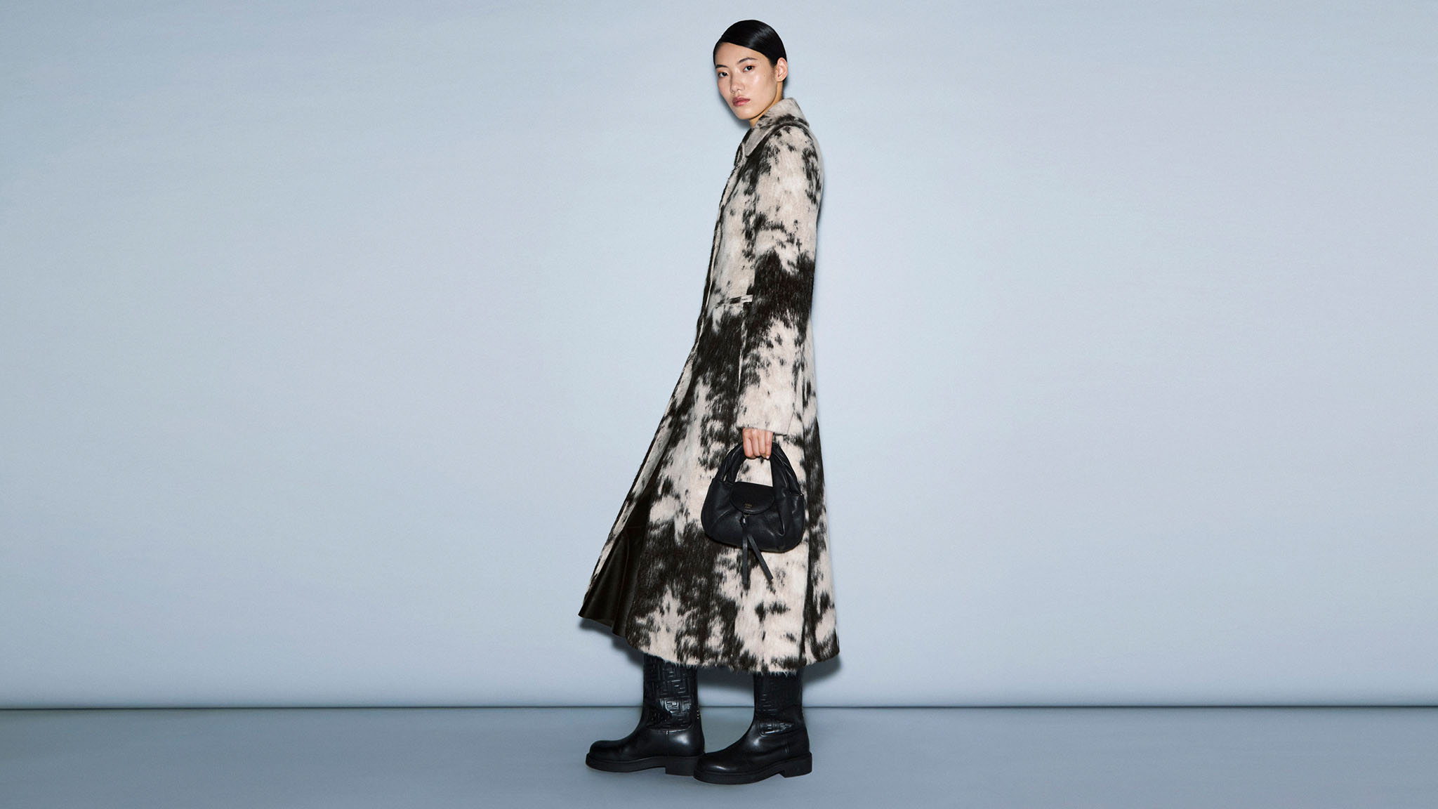 【幻の一品】FENDI CLUB　フェンディ　レザー　ウール　リバーシブルコート フェンディ FENDI FENDI ベルト 8C0736 ASUV レザー