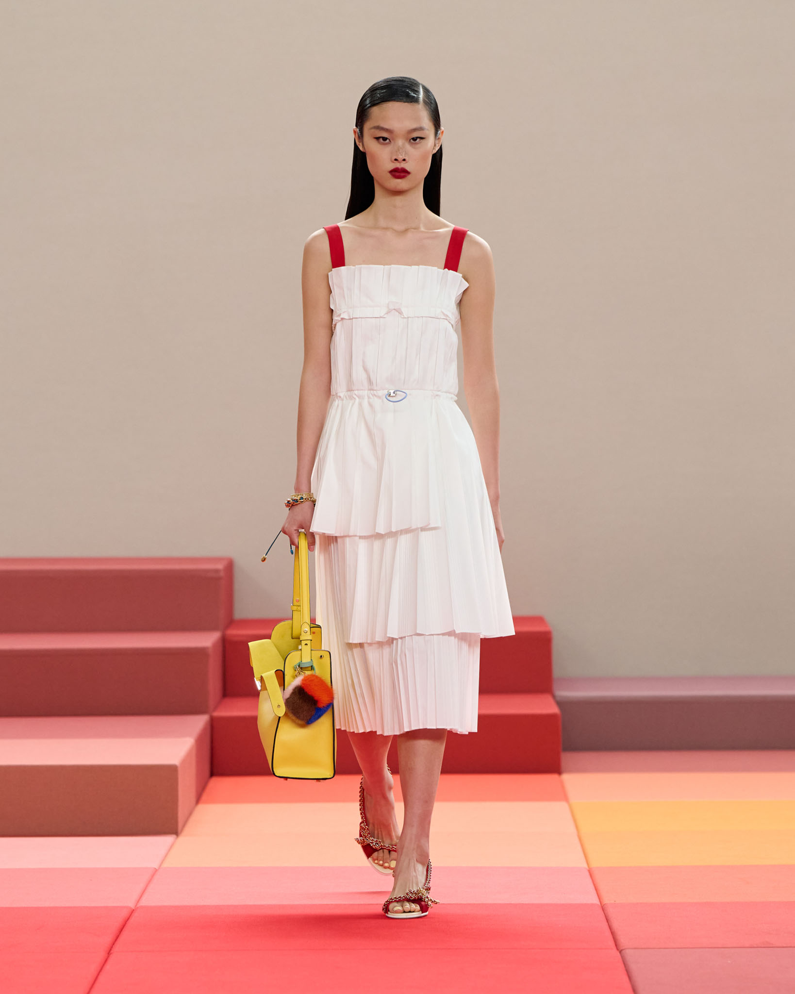 007 Fendi SS26 runway OZ9_2650