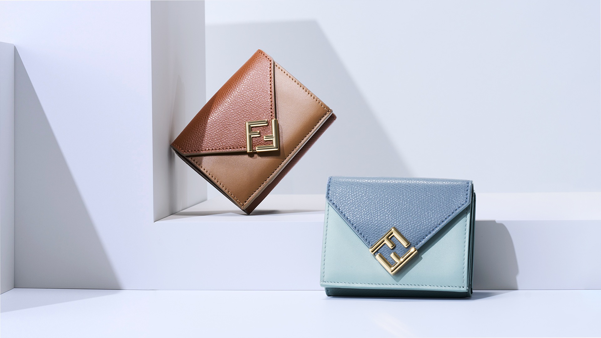 ✨極美品✨付属品完備✨FENDI 長財布　マンマバゲット　エンボス　ライトブルー レディース・ブランド一覧,□ F,FENDI,財布,長財布 | モダンブルー