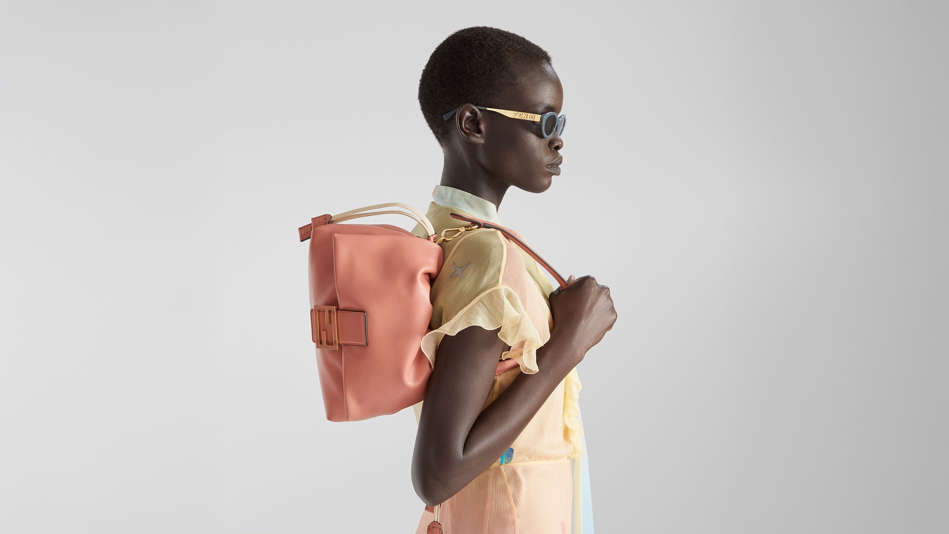 ウィメンズ向けデザイナース シルク 新作 | FENDI JP