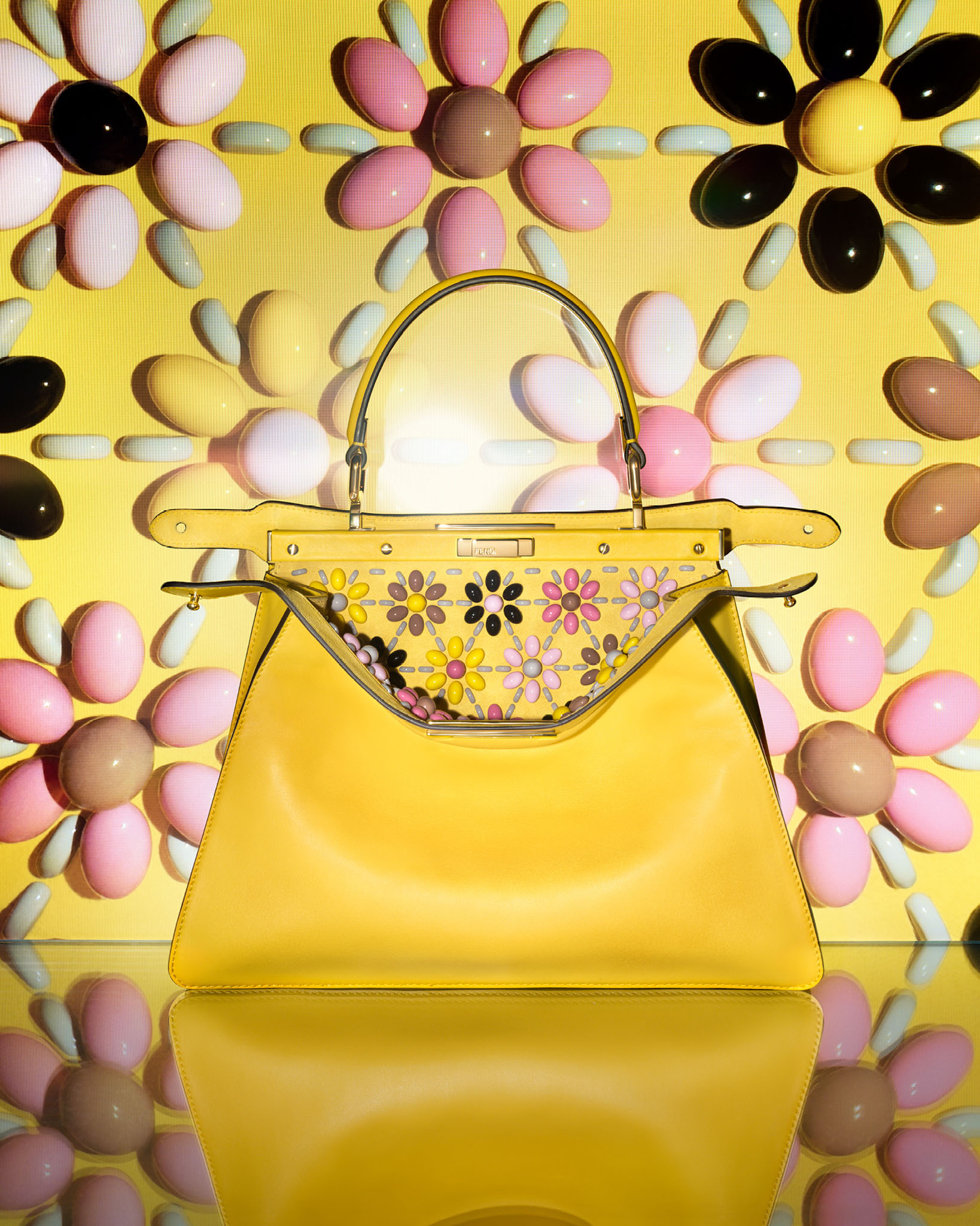 フェンディ ウィメンズ ピーカブー バッグ | FENDI JP