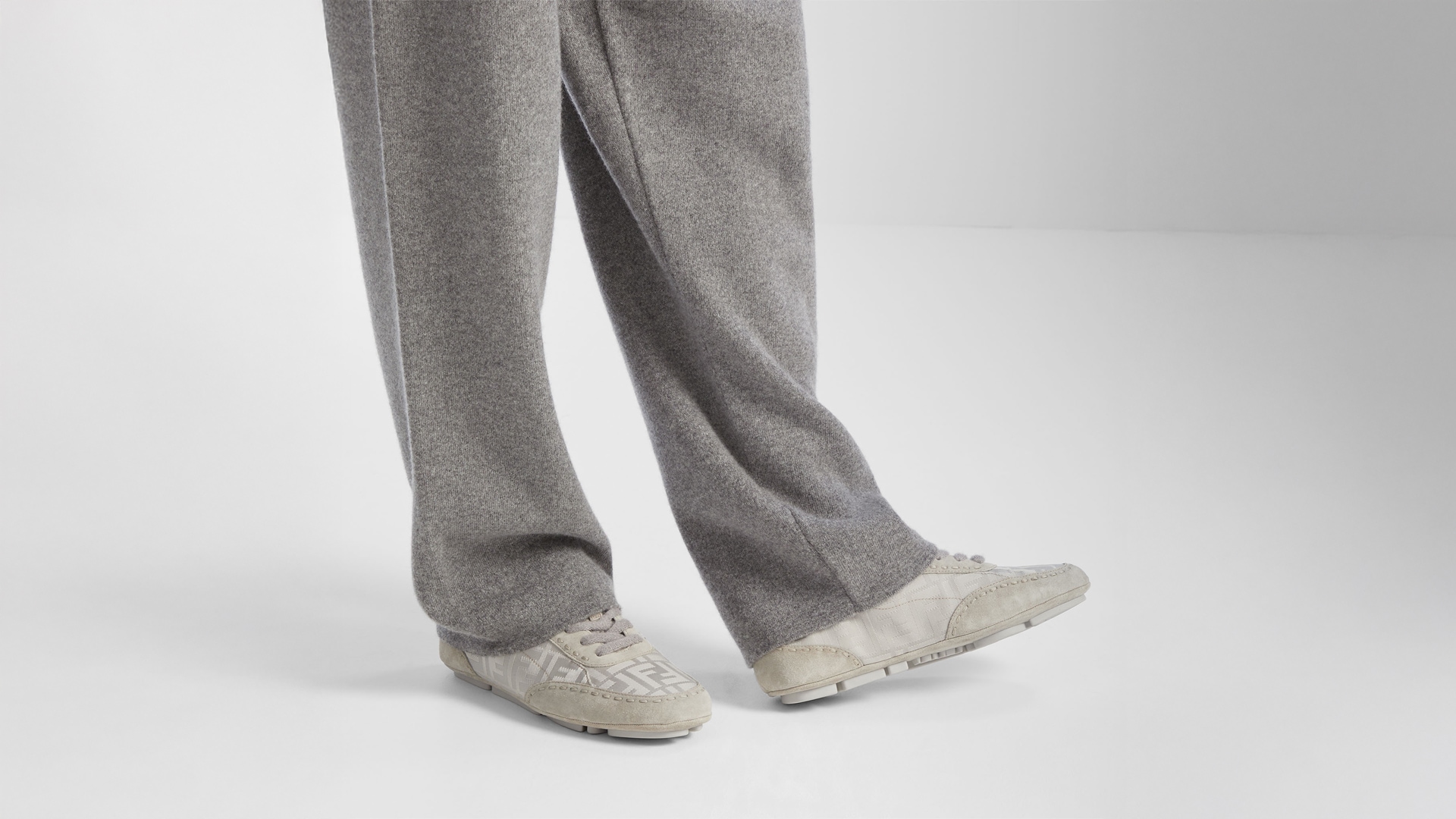 ホームページ | Fendi公式オンラインストア