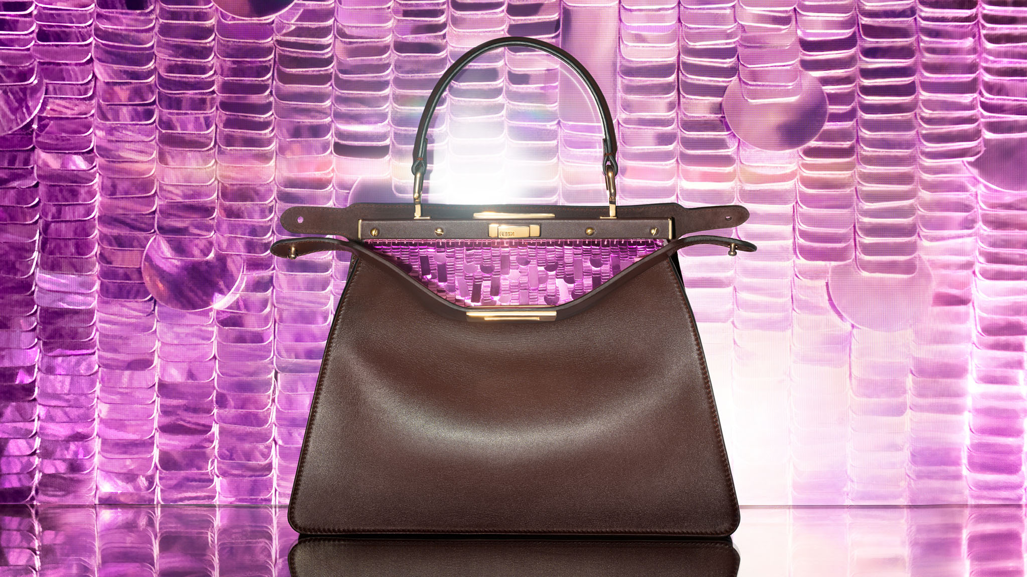 ウィメンズ向けデザイナース ピンク バッグ | FENDI JP