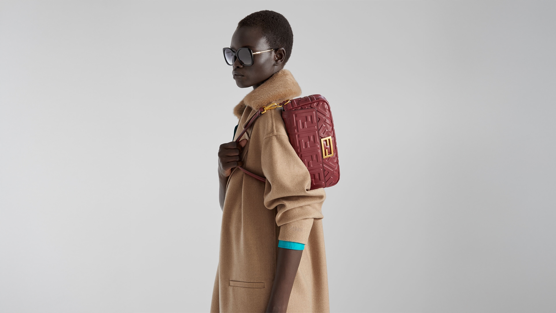 FENDI ラッピー o0924069315234300456.png