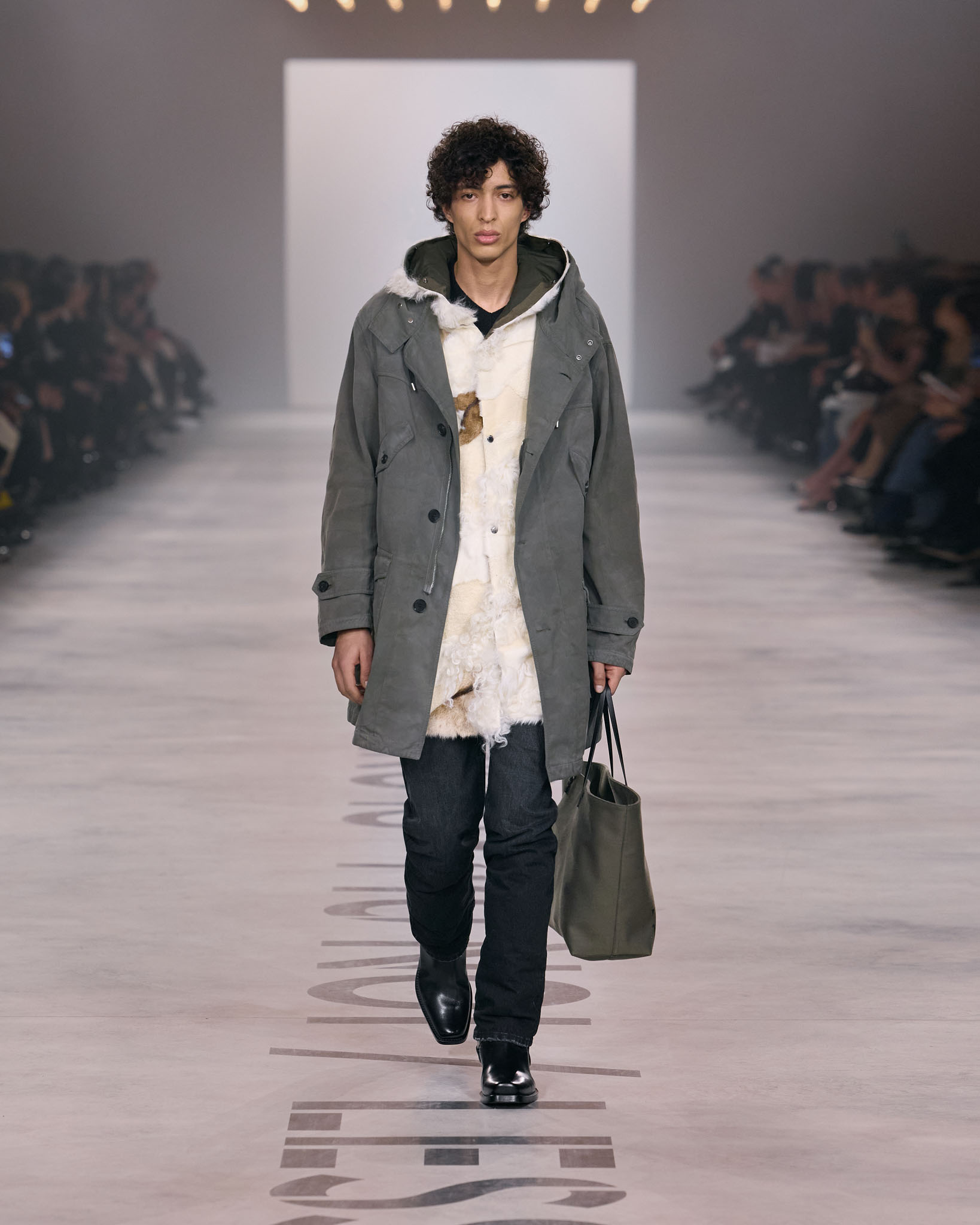 Fendi fw26 Runway Looks 4x5 043