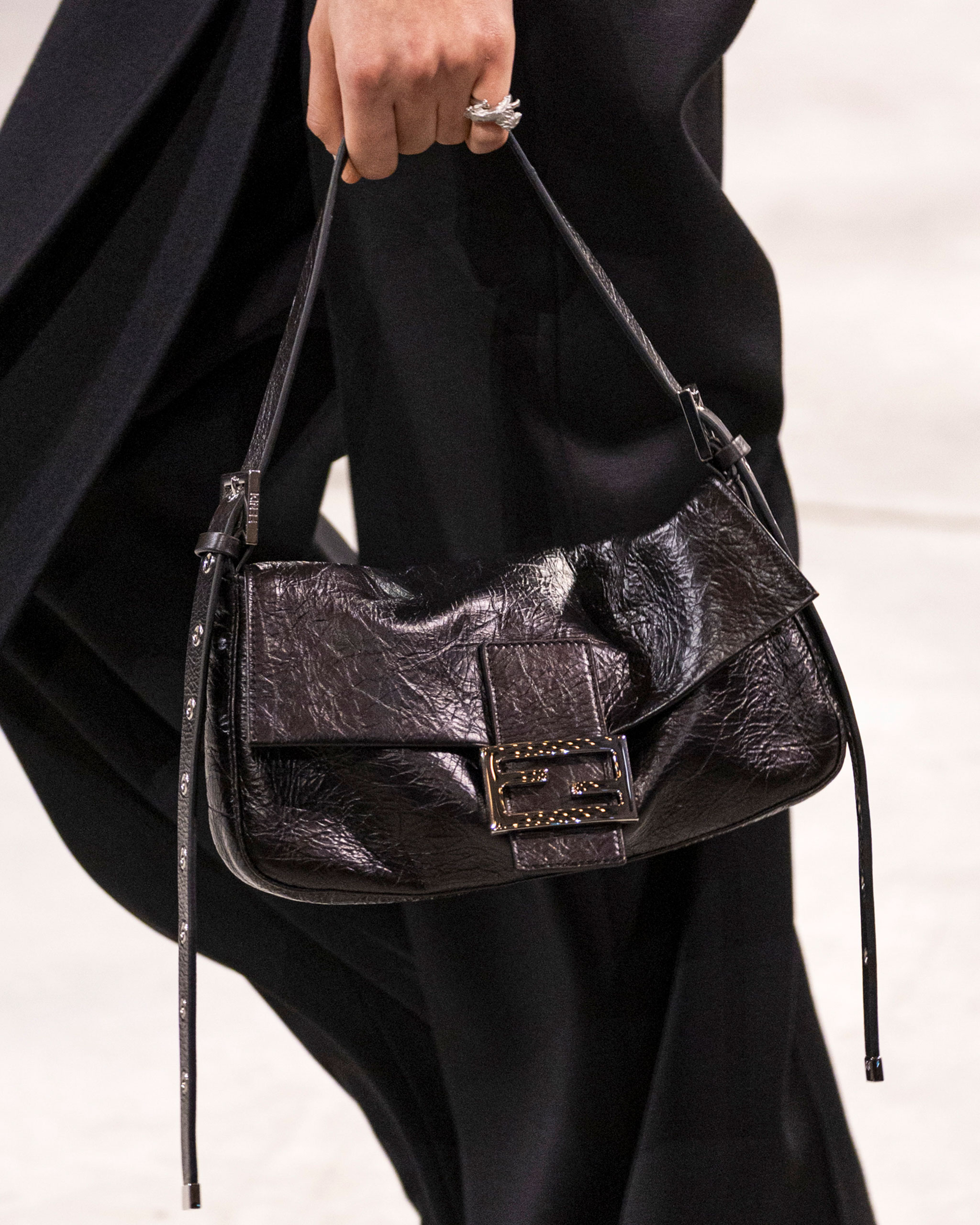 Fendi kolekcija koja slavi snagu zajedništva 5 06-A