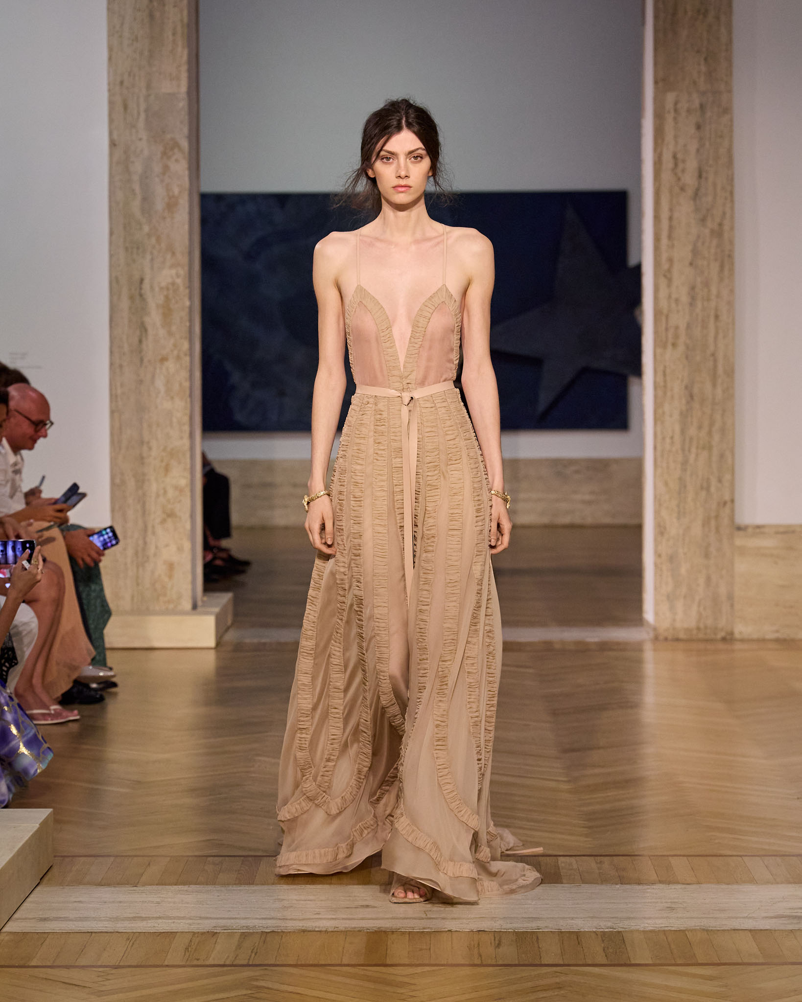 Fendi fw26 runway looks 4x5 068