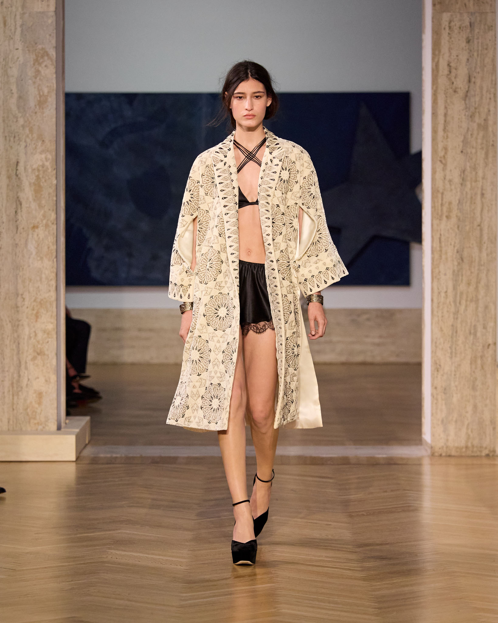 Fendi fw26 runway looks 4x5 031
