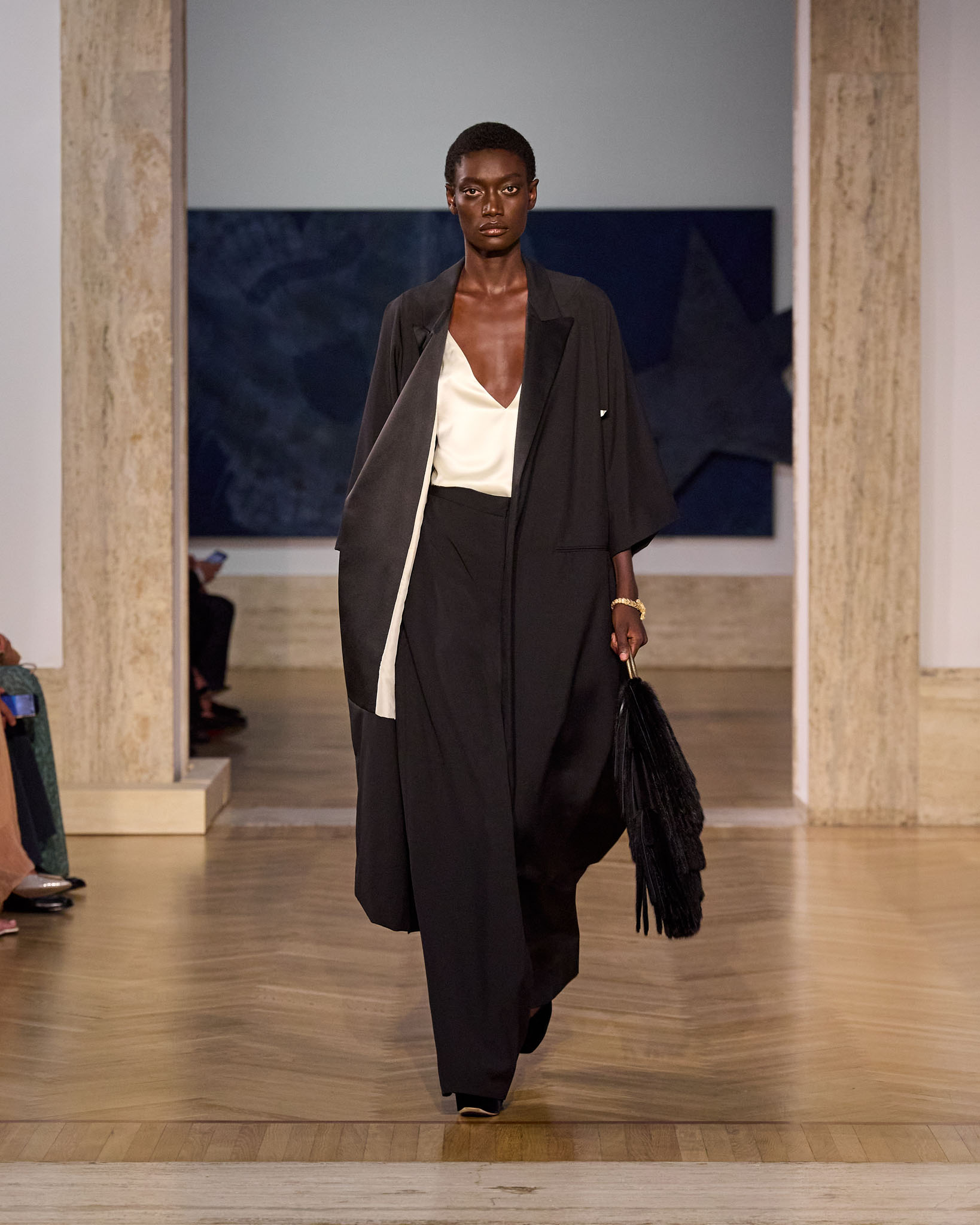 Fendi fw26 runway looks 4x5 018