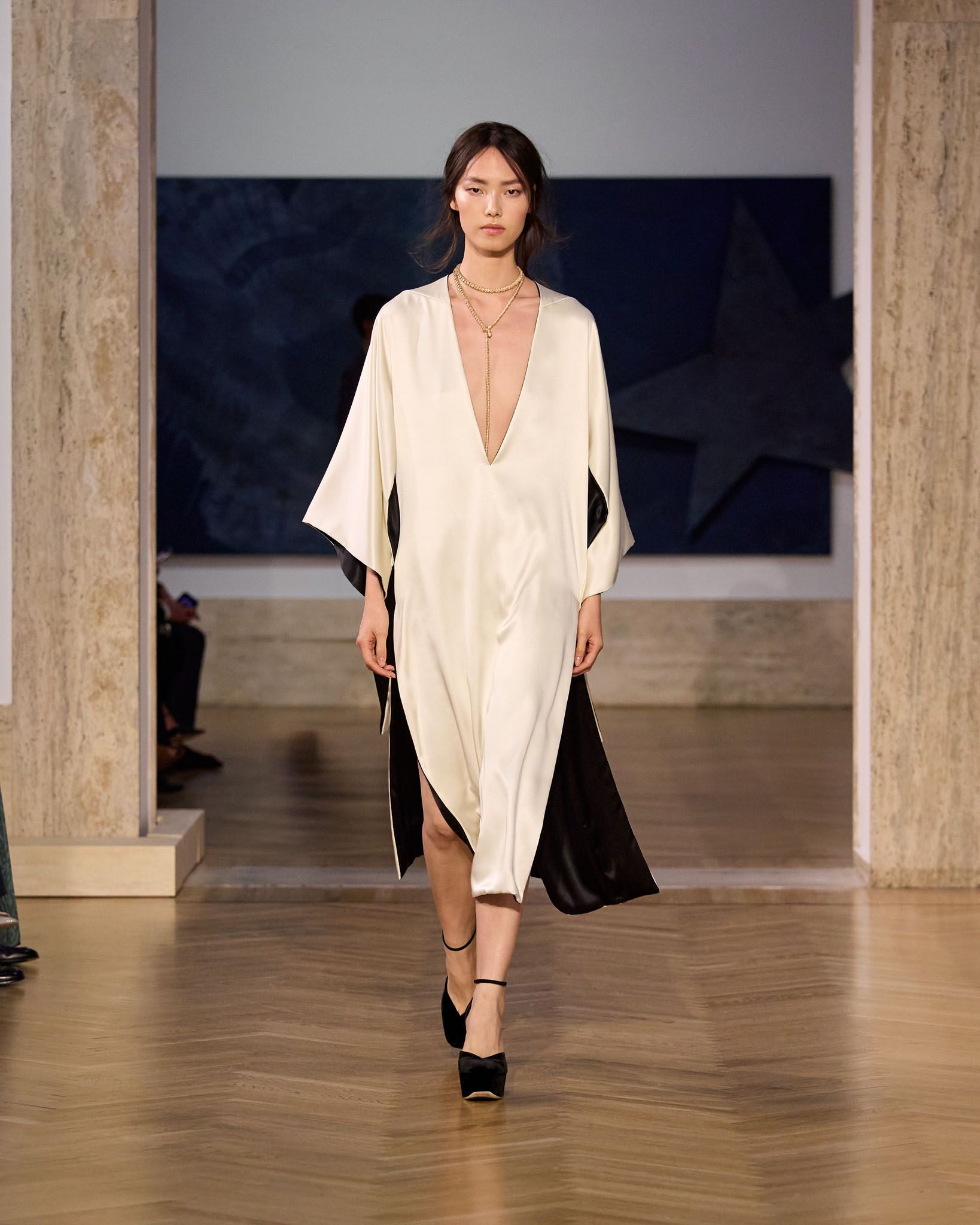 Fendi fw26 runway looks 4x5 004
