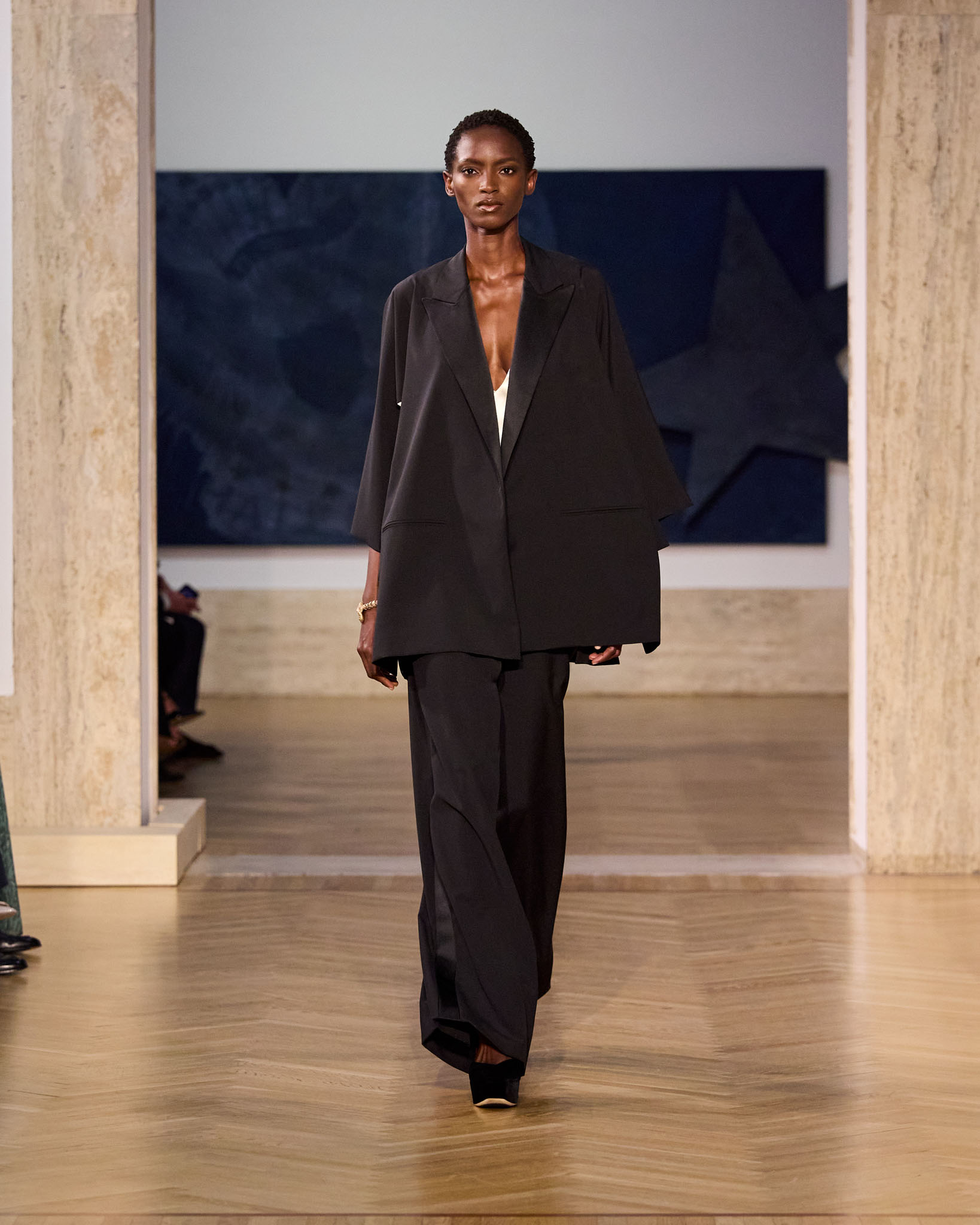 Fendi fw26 runway looks 4x5 005