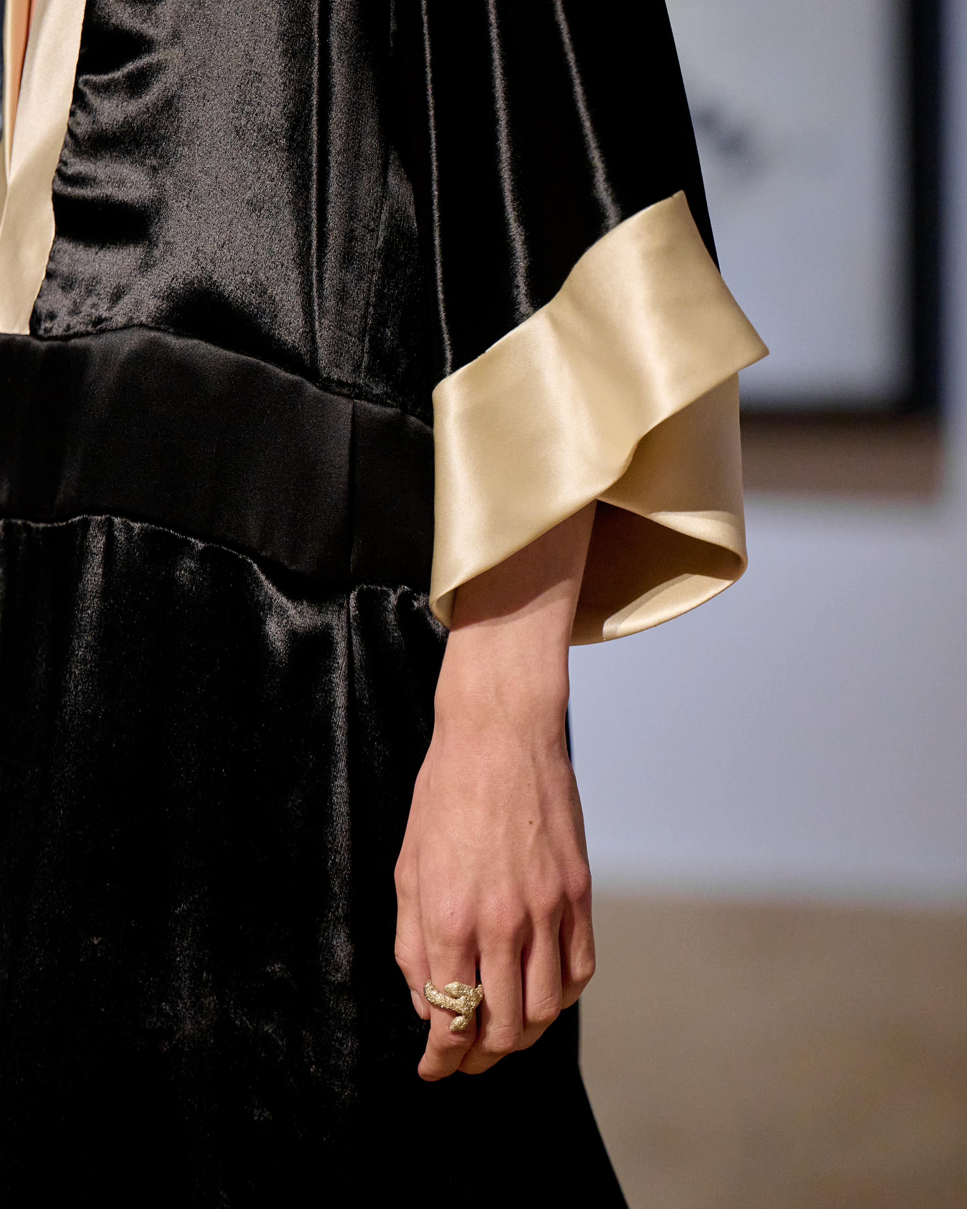 Fendi FW26 runway detail 017 4x5