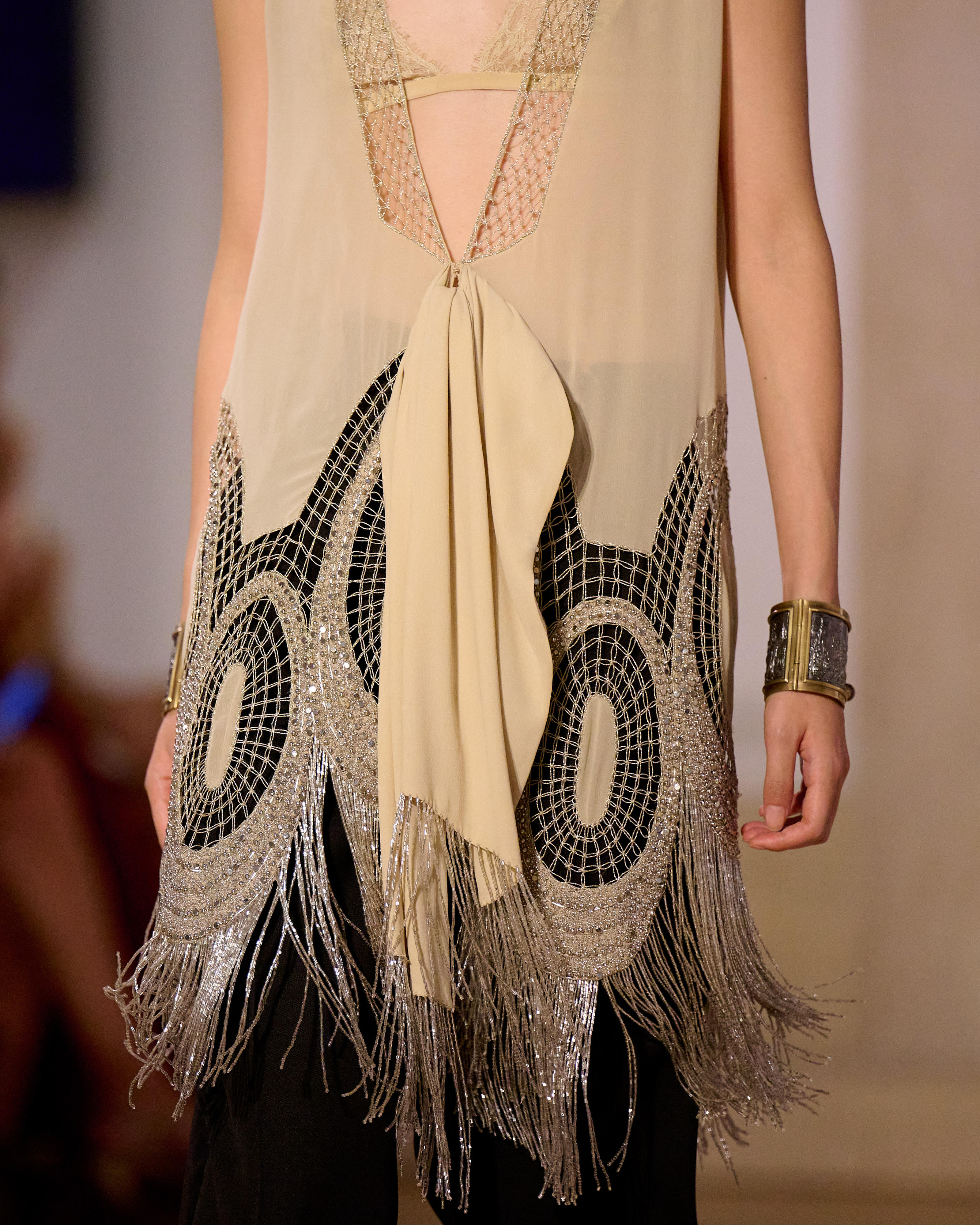 Fendi FW26 runway detail 030 4x5