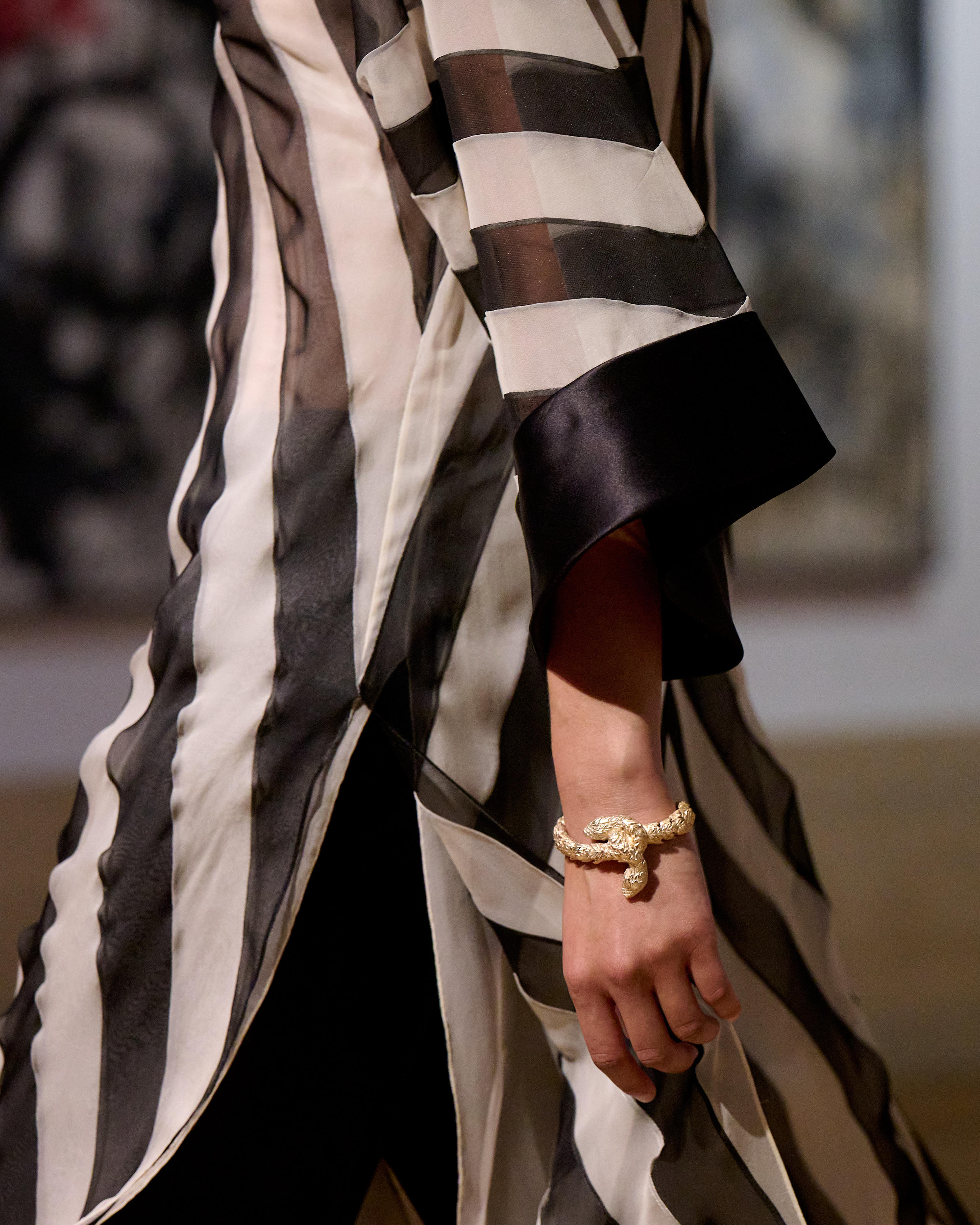 Fendi FW26 runway detail 002 4x5