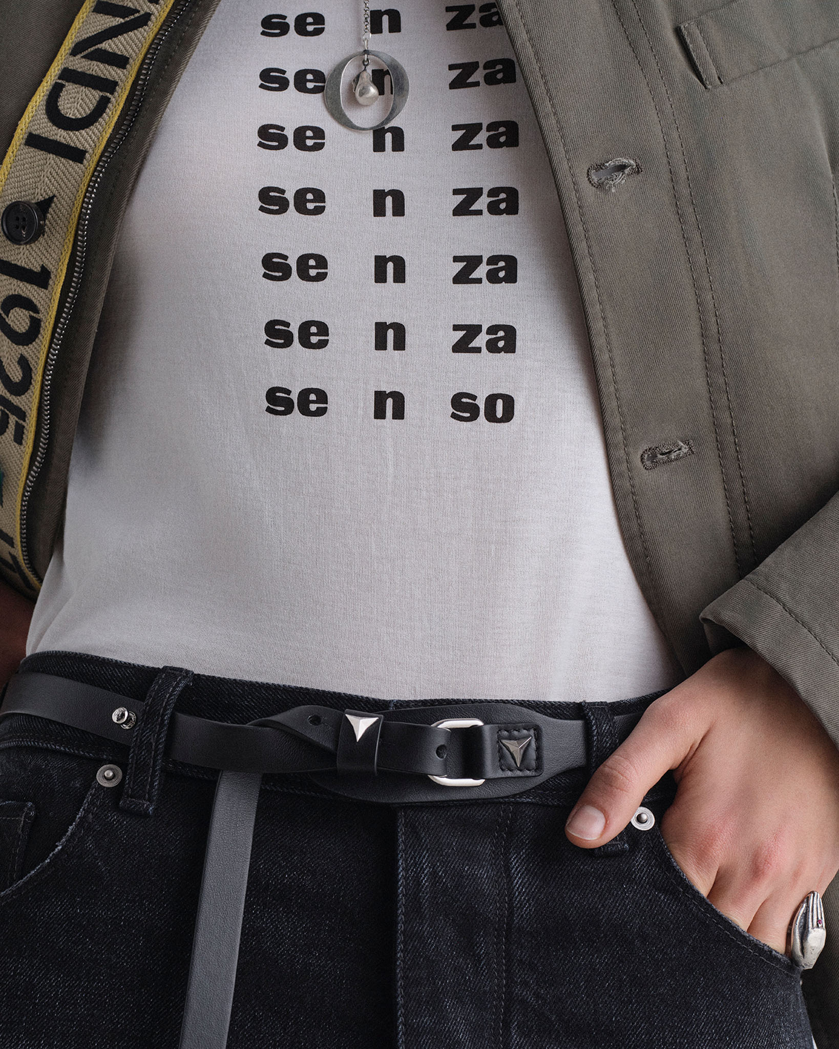 LOOK65A_37_L191_1437