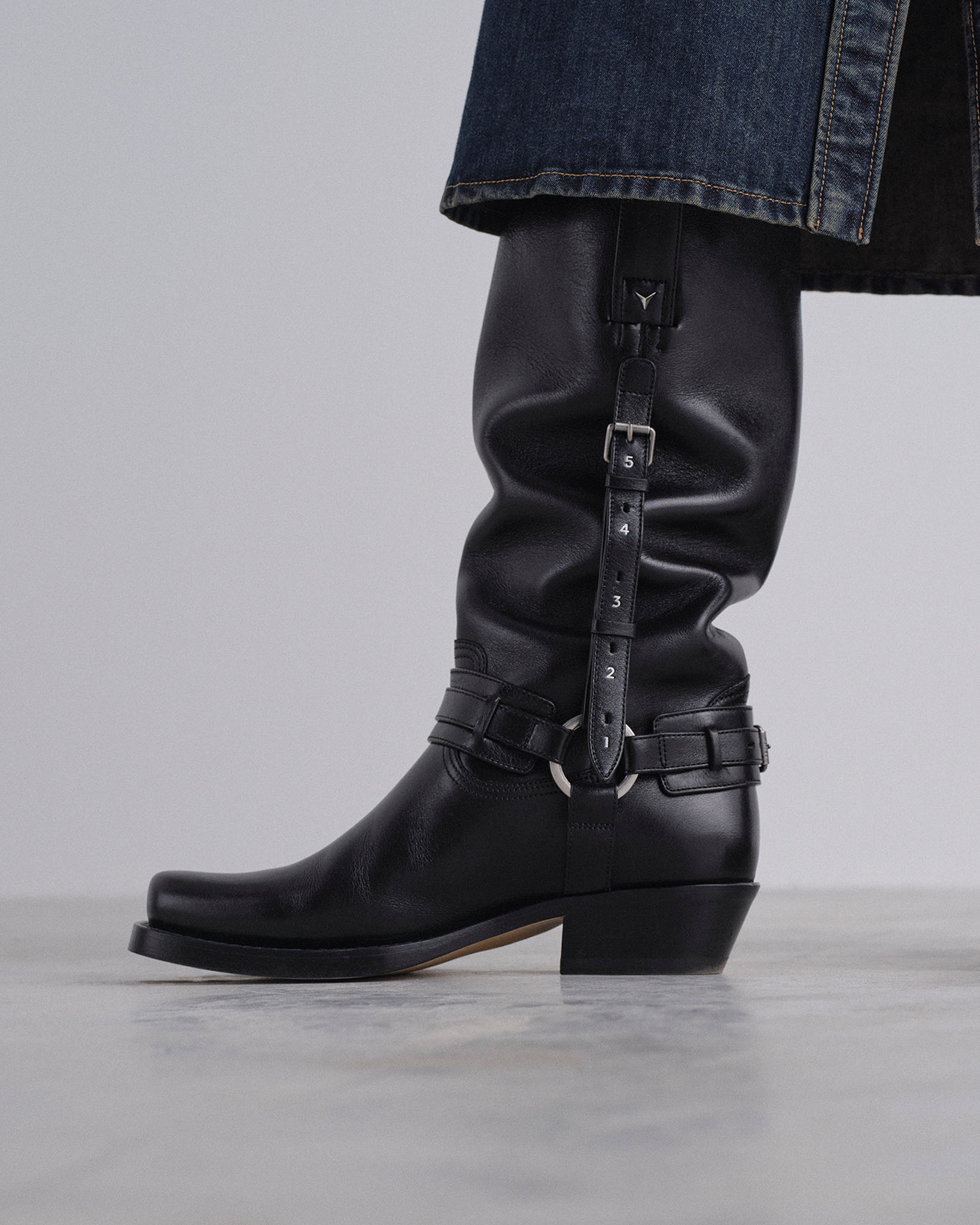 LOOK74A_39_L210_1528