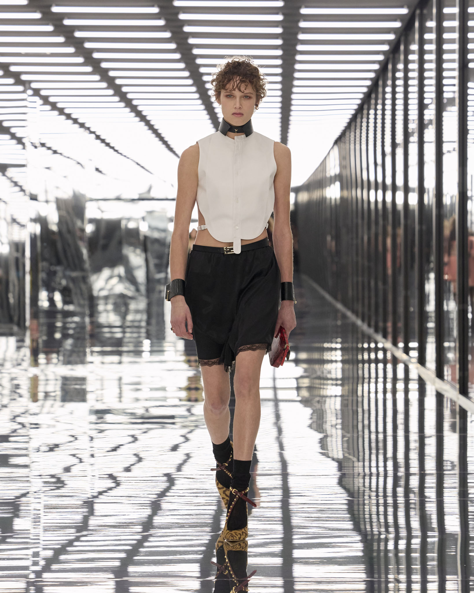 Fendi ss27 Runway Looks 4x5 001