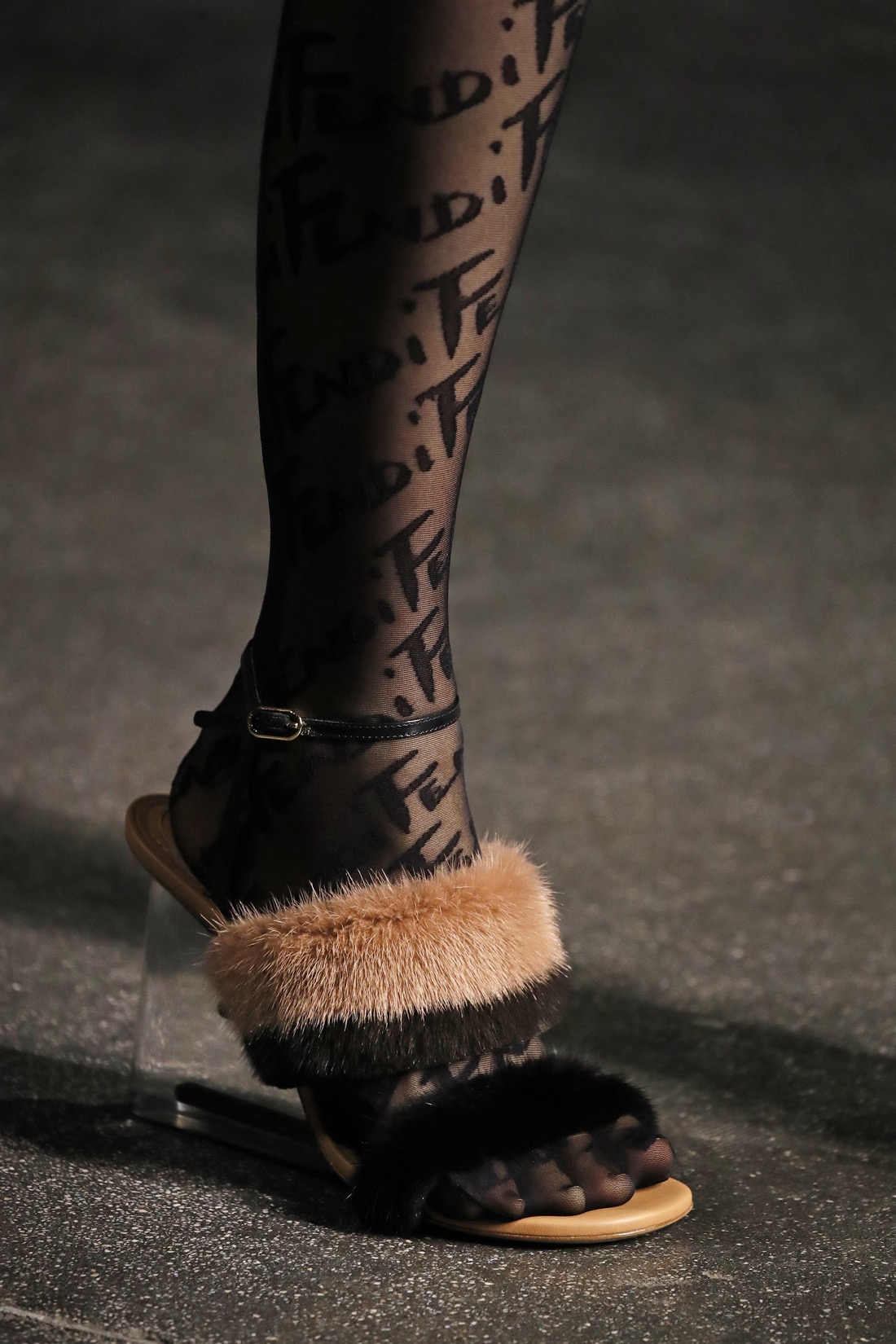 46_B_Fendi SS22_CloseUp 46_B_Fendi SS22_CloseUp