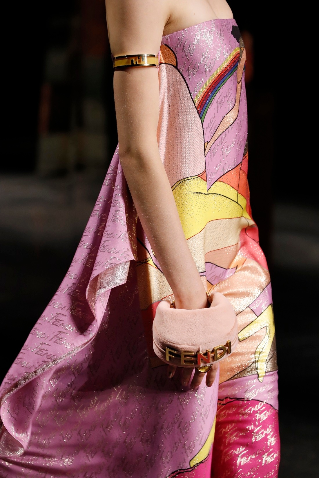 34_B_Fendi SS22_CloseUp 34_B_Fendi SS22_CloseUp