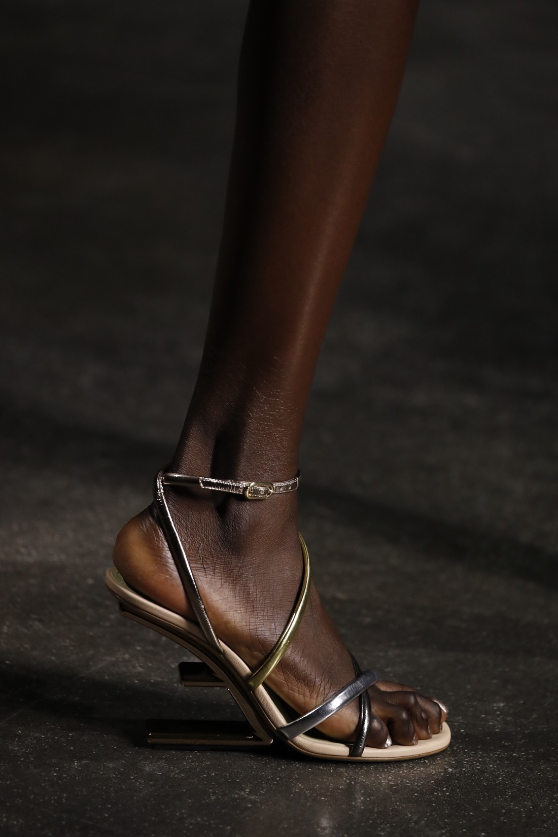 11_B_Fendi SS22_CloseUp 11_B_Fendi SS22_CloseUp