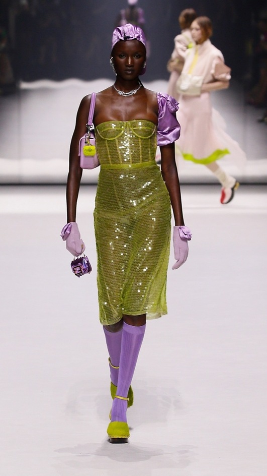12_Fendi_25_Baguette