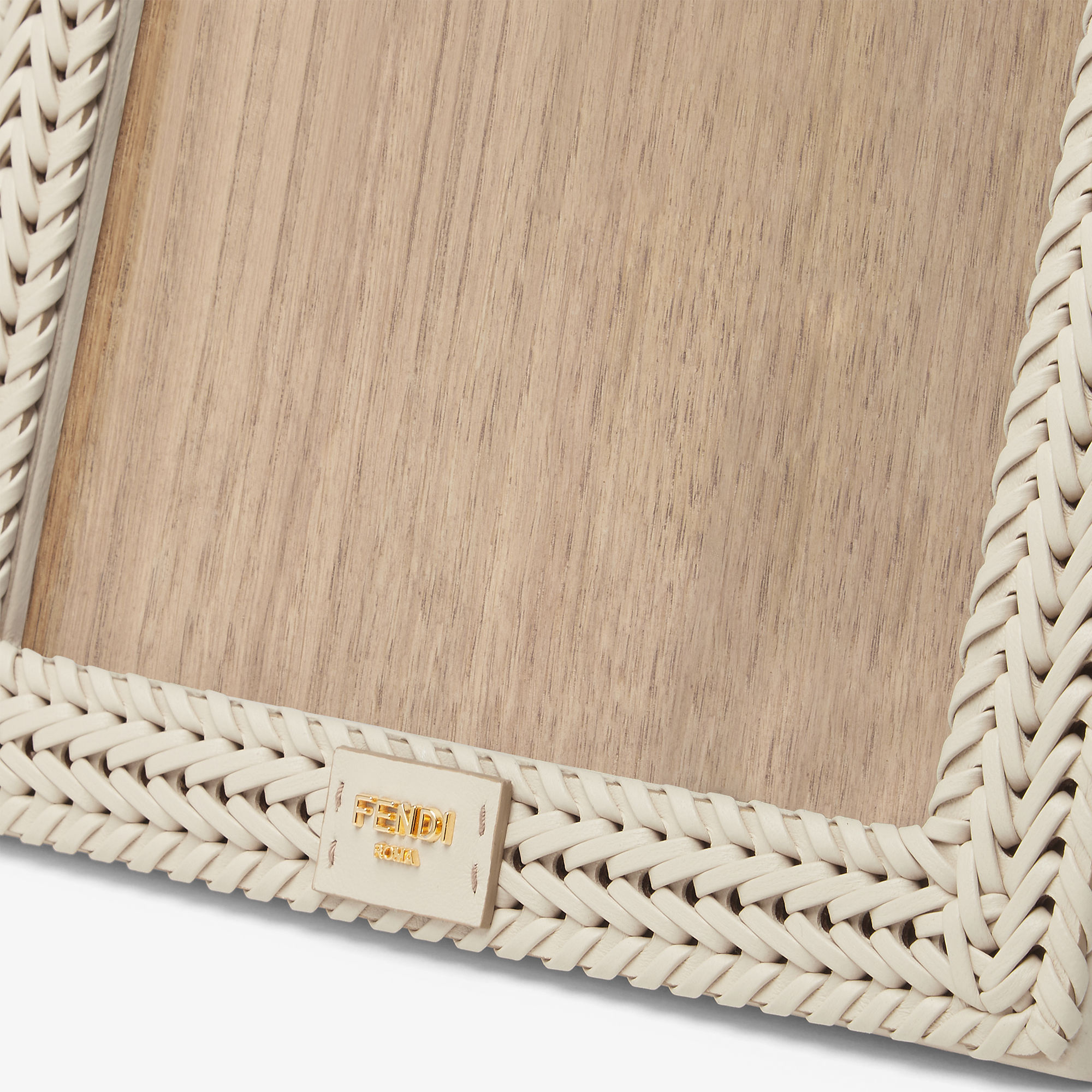 7AC199ATBGF1PRM_03?wid=2000&