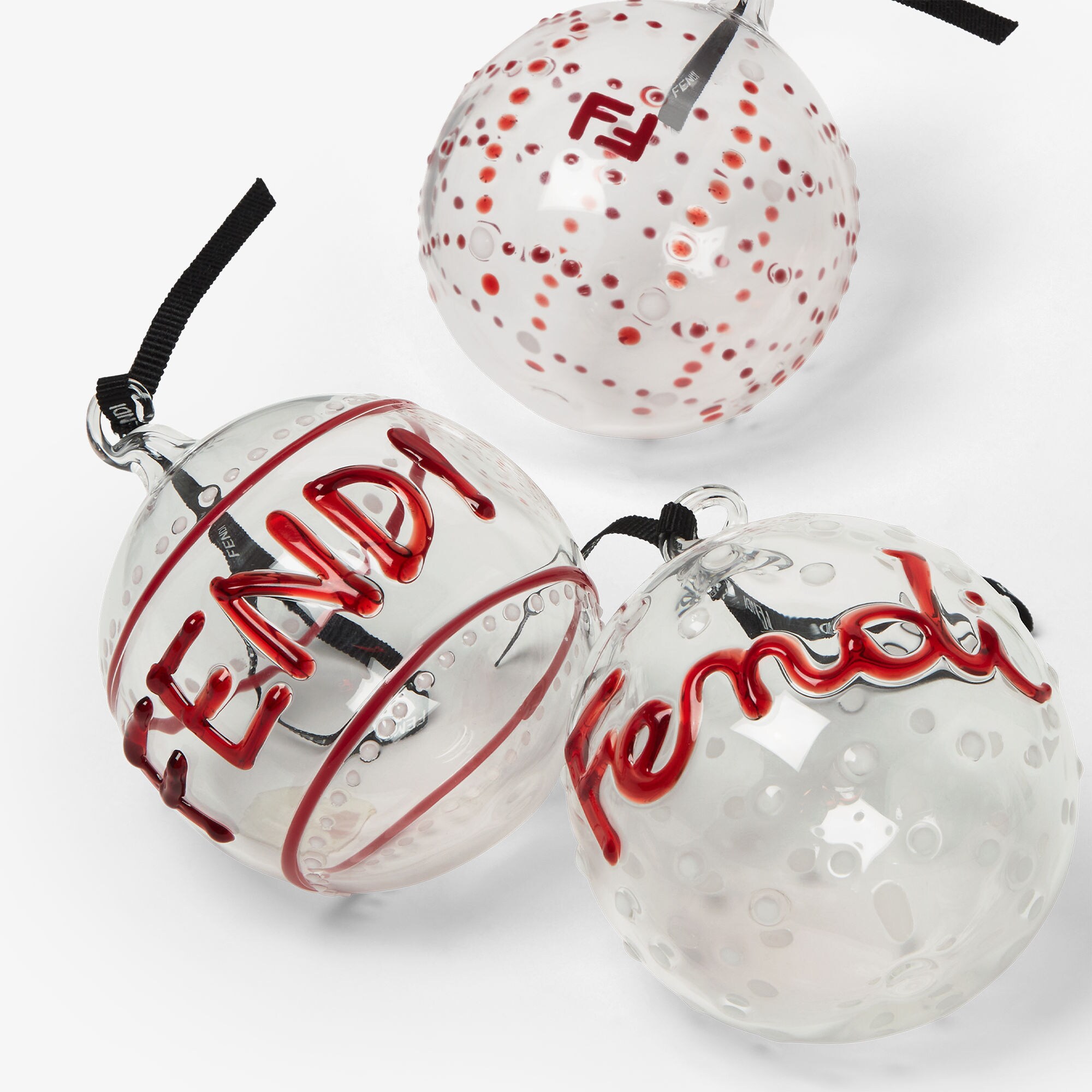 非売品　FENDI クリスマスオーナメント　フェンディ　箱あり　オバケ　猫 フェンディ、100周年を祝う「フェンディ アイズ」カプセルコレクション