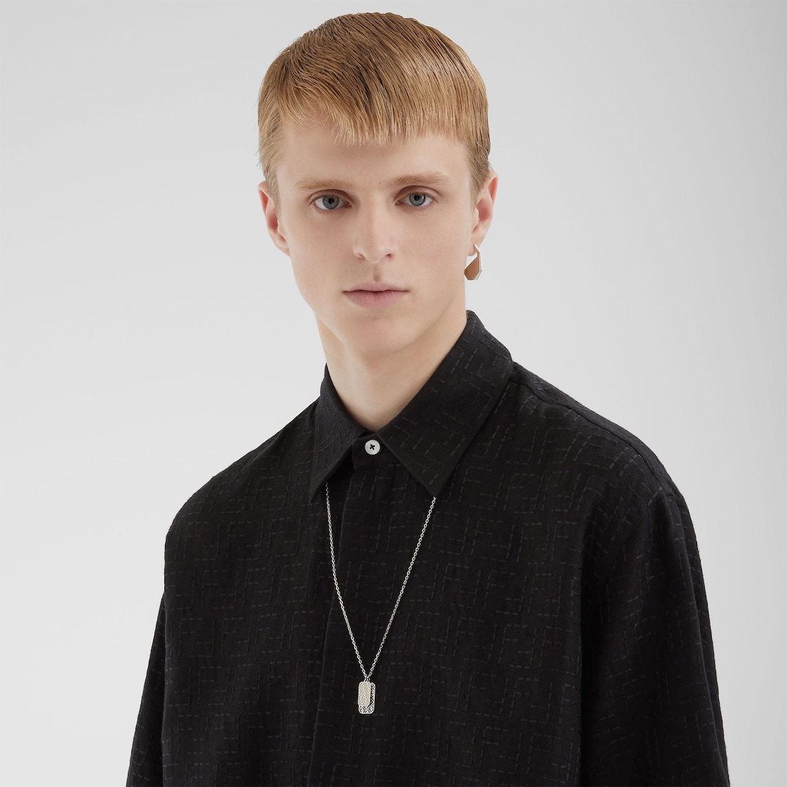 メンズ デザイナー ネックレス | FENDI JP メンズ デザイナー ネックレス | FENDI JP