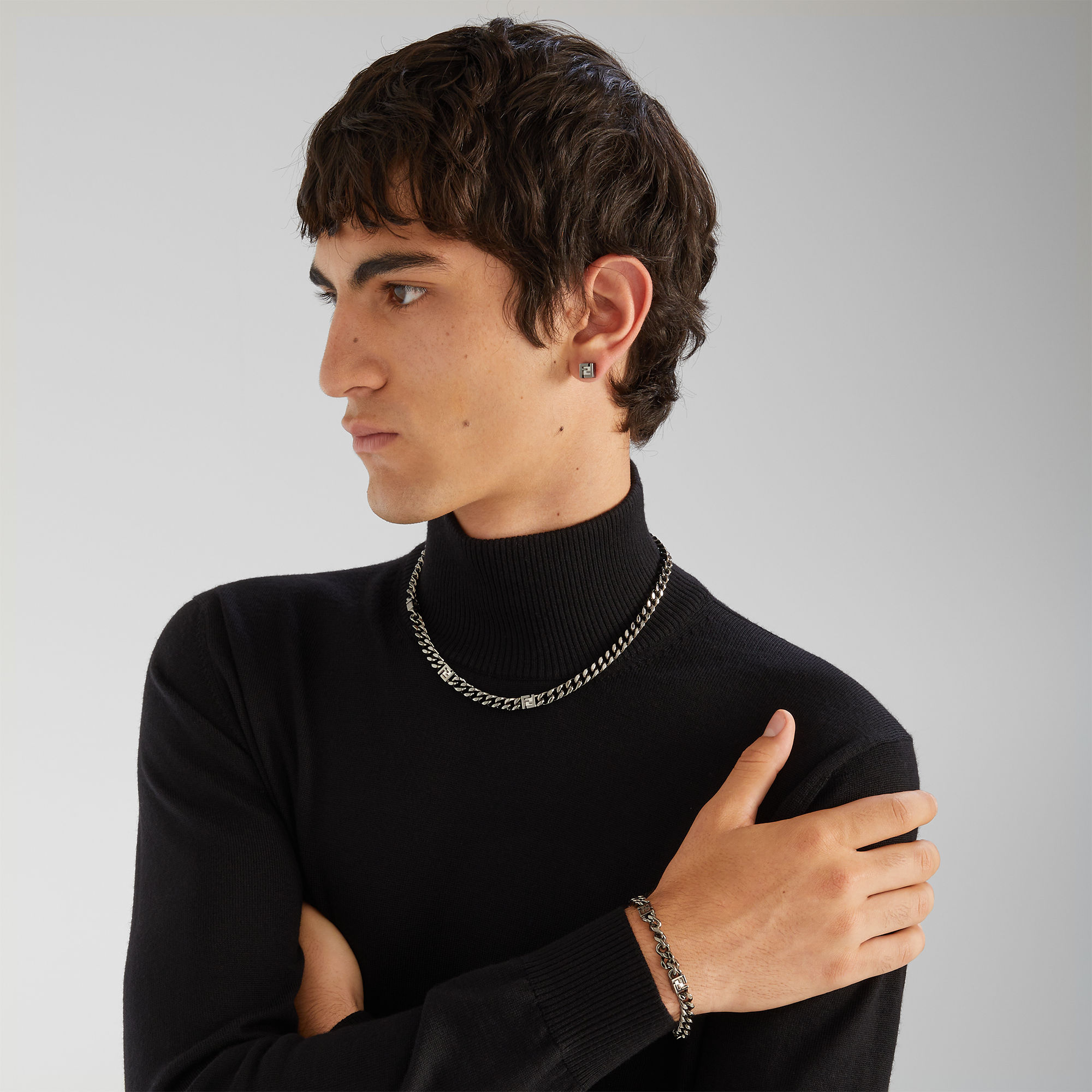 FFキューブ イヤリング ルテニウム仕上げ ブラック | Fendi