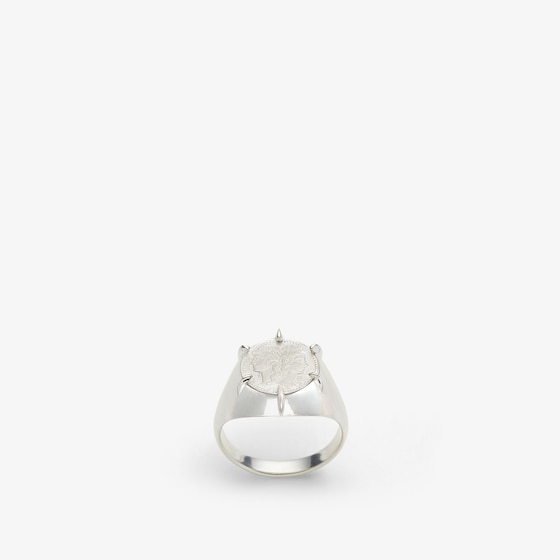 Fendi Chevalier ring made of sterling 925, part of the new