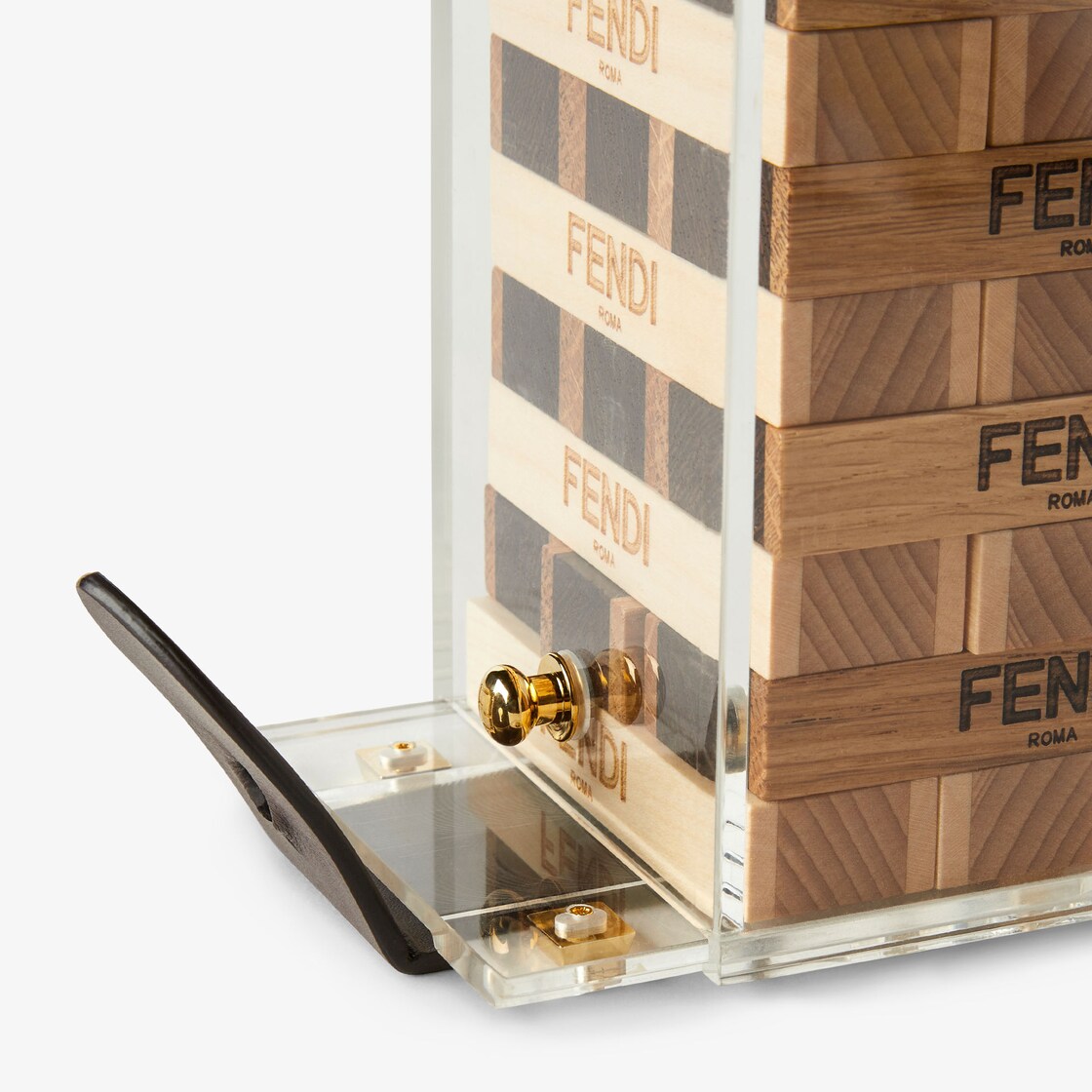 Fendi Roma 塔樓遊戲