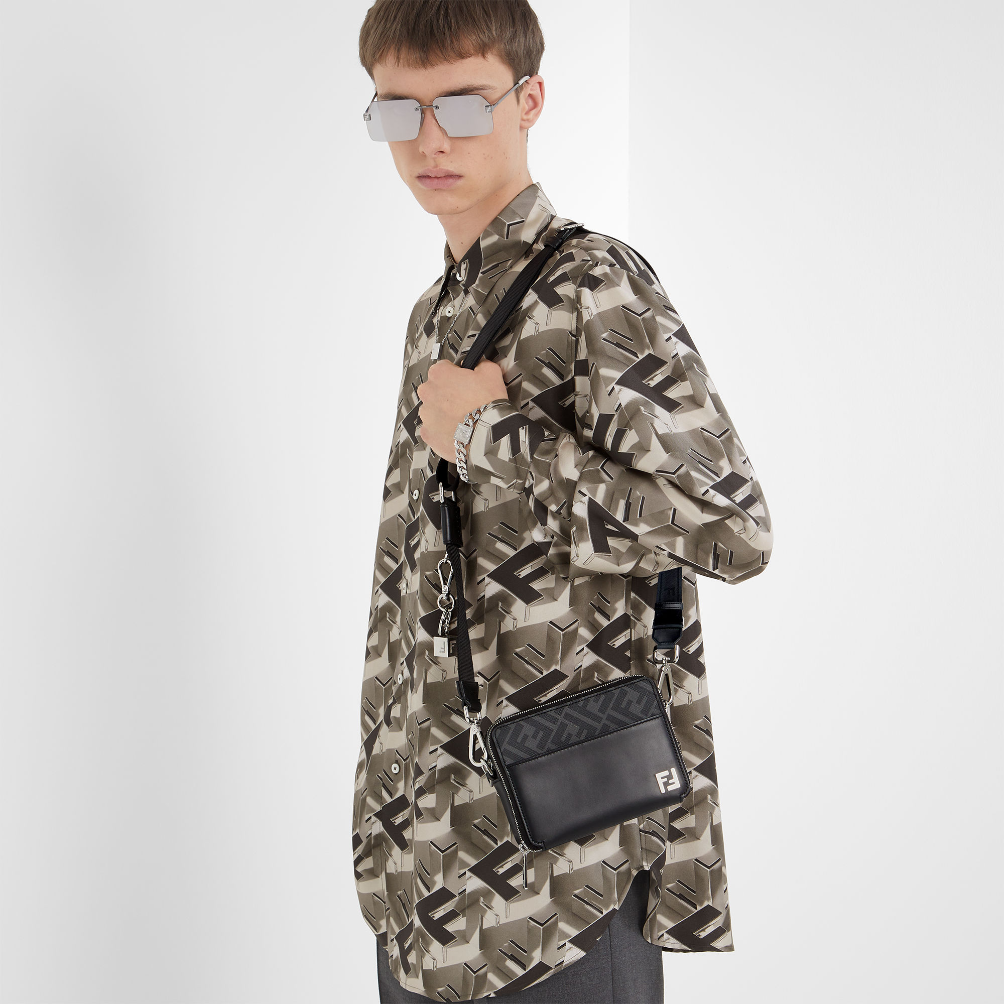フェンディ シャドー キーホルダー シルバー仕上げ シルバー | Fendi フェンディ シャドー キーホルダー シルバー仕上げ シルバー | Fendi