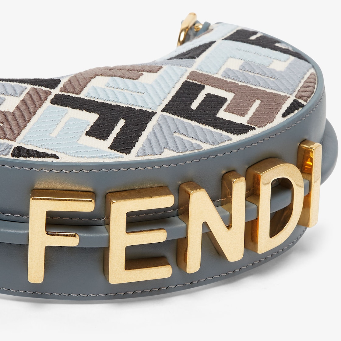 FENDI ストラップ 富士山 レッド - ショルダーバッグ