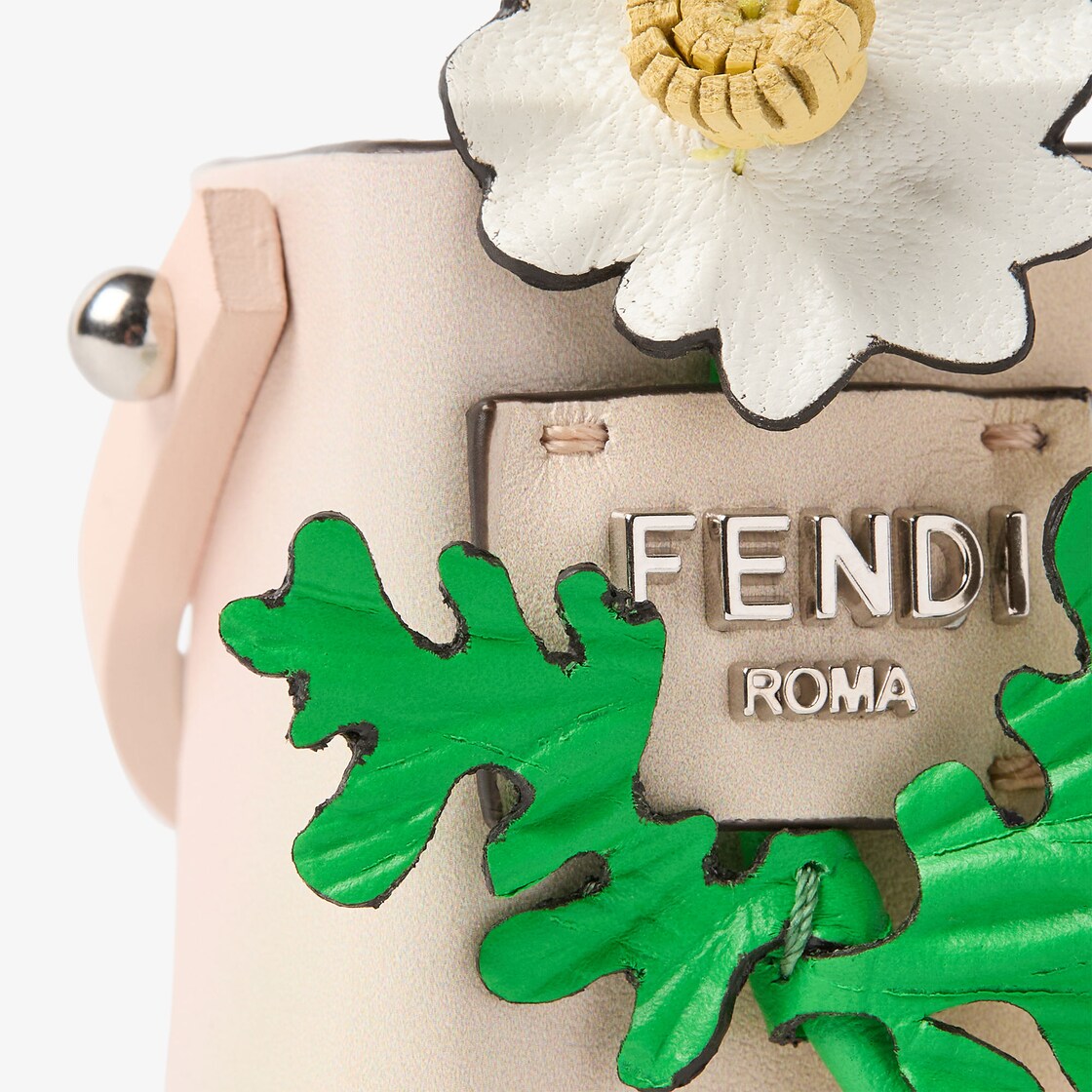 판타스틱 펜디 퓨처 향수 홀더 참