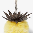 قلادة صغيرة على شكل أناناس الصورة 2 من 3