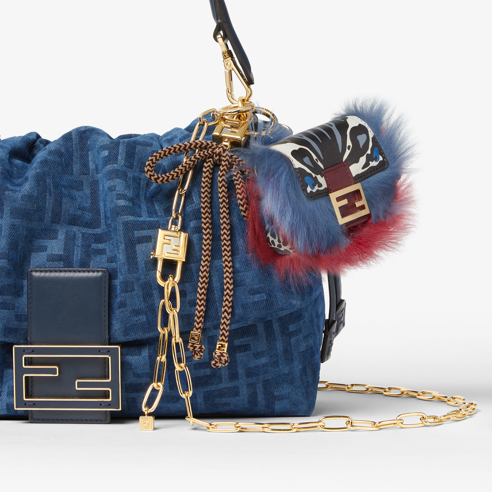 7AS413AW6TF1URK_03?wid=2000&