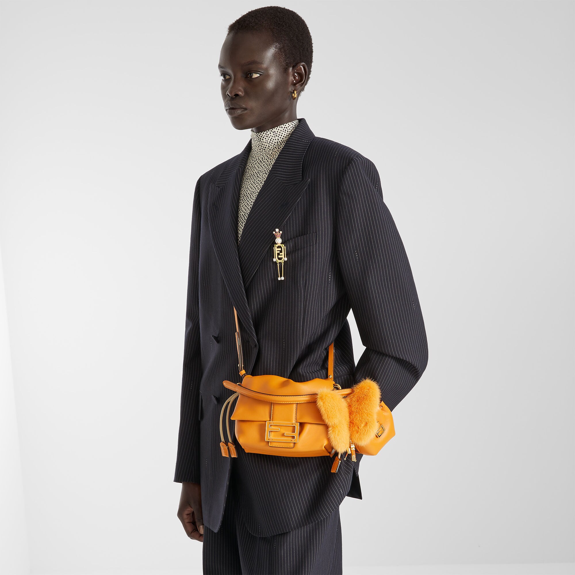 7AS455AW5IF0J29_99?wid=2000&