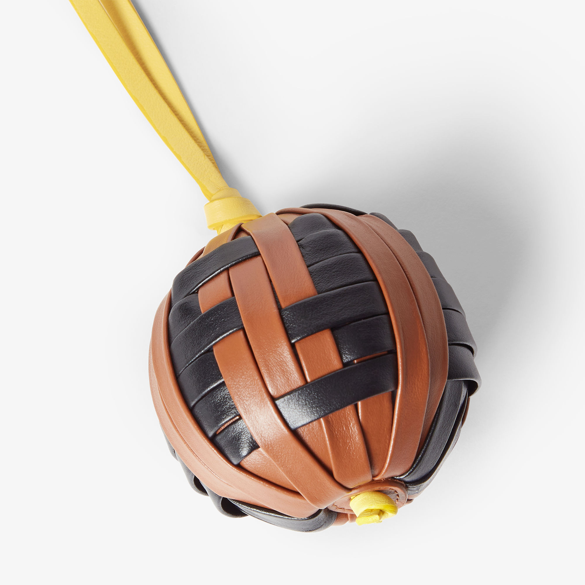 FF スフィア チャーム レザー ブラウン | Fendi