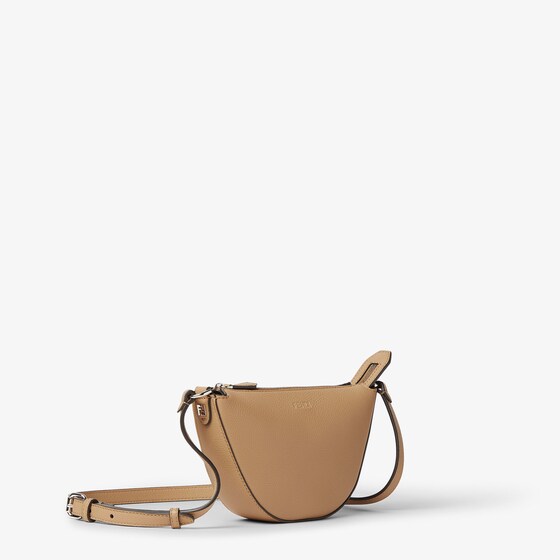 Fendi Crescent-shaped Melon mini-bag | Thumbnail 2