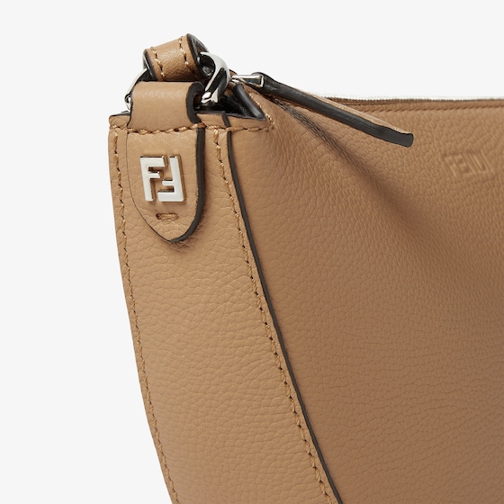 Fendi Crescent-shaped Melon mini-bag | Thumbnail 5