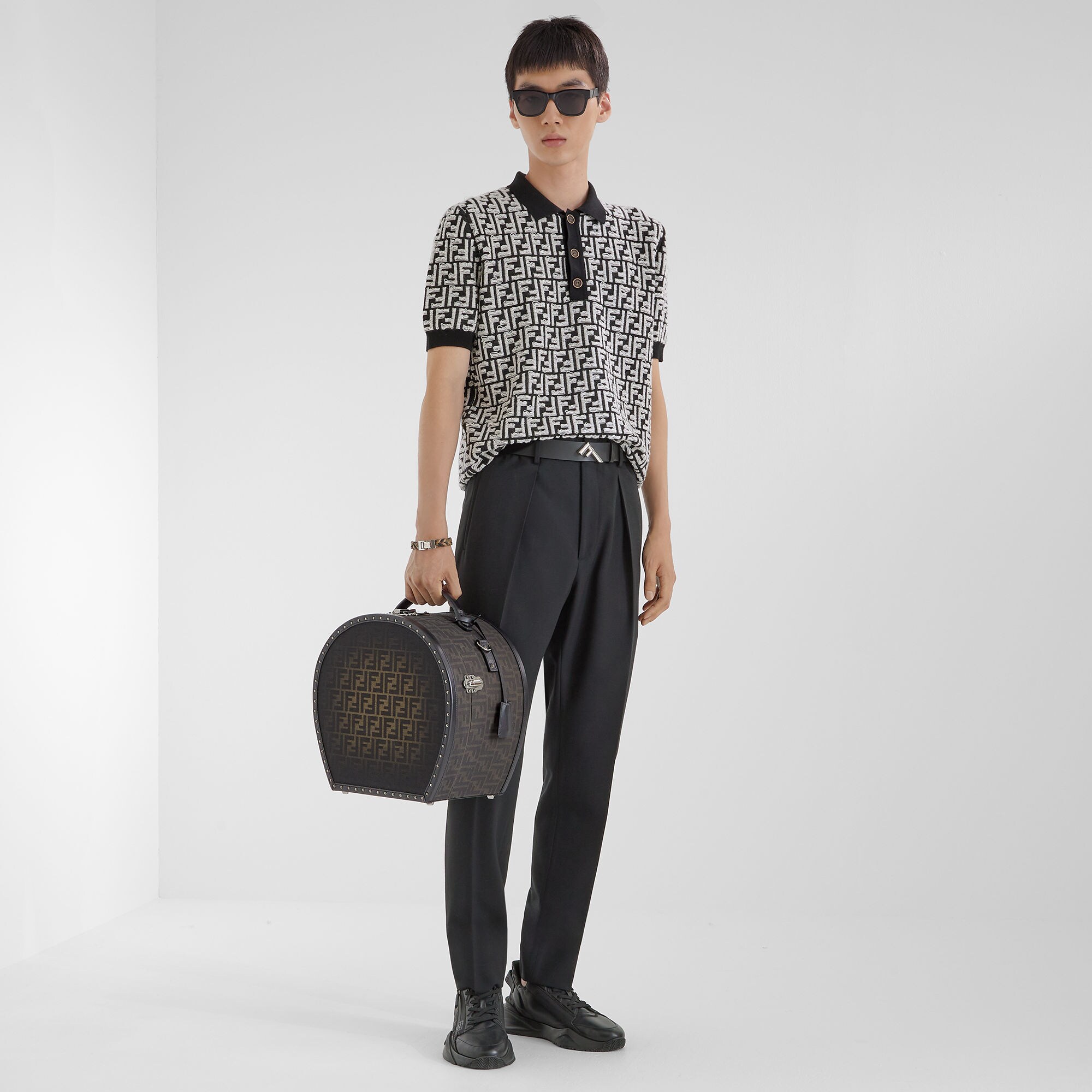 フェンディ フロー スニーカー レザー ブラック | Fendi