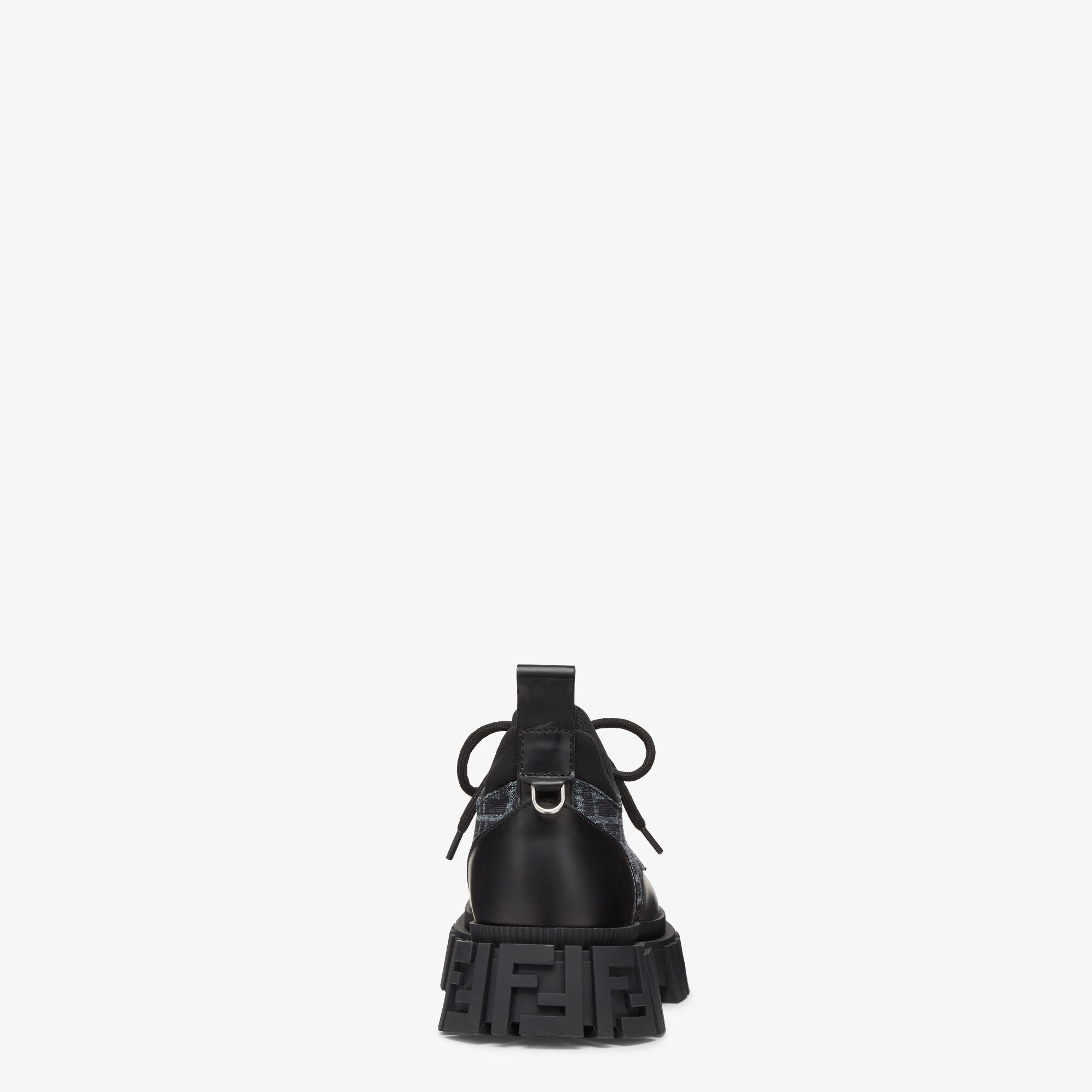 新品未使用タグ付✨️フェンディ カジュアルパンツM〜L FF金具