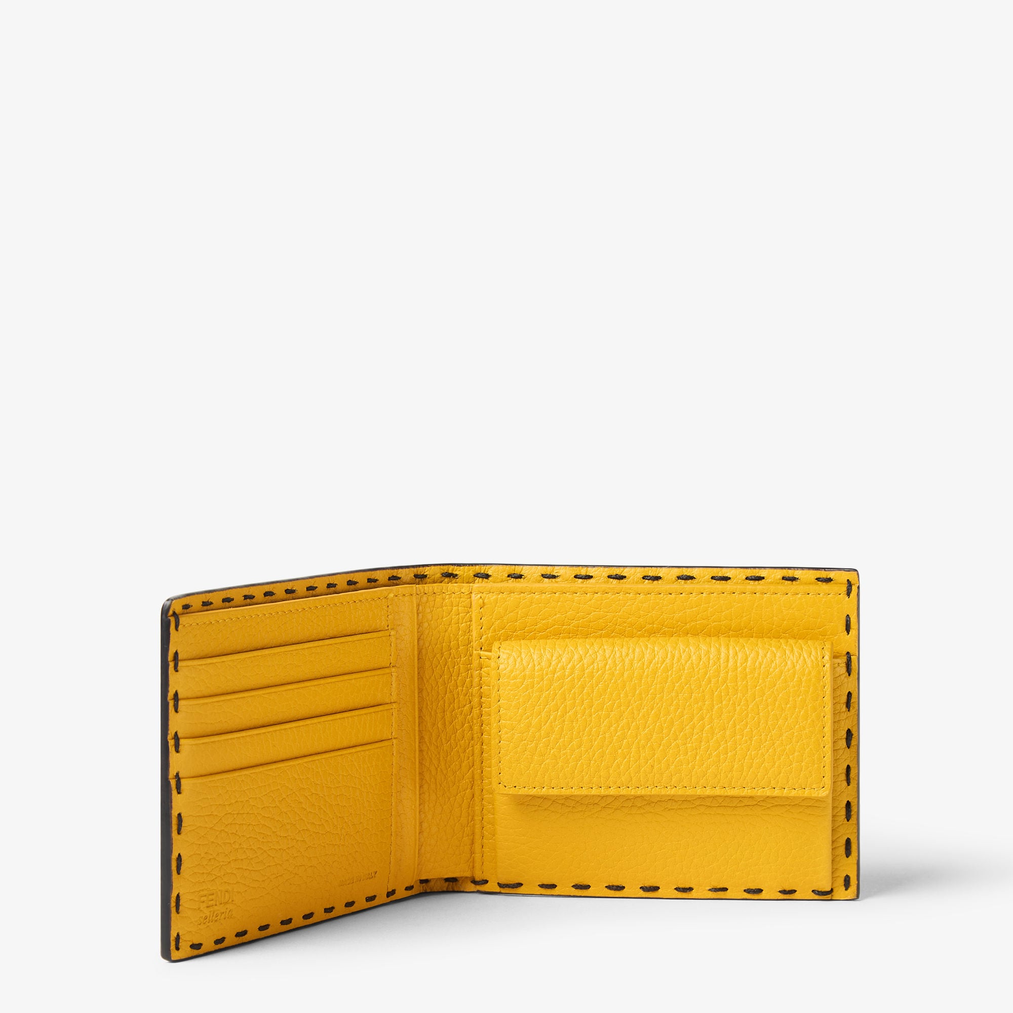 セレリア 財布 カーフレザー ブラック | Fendi