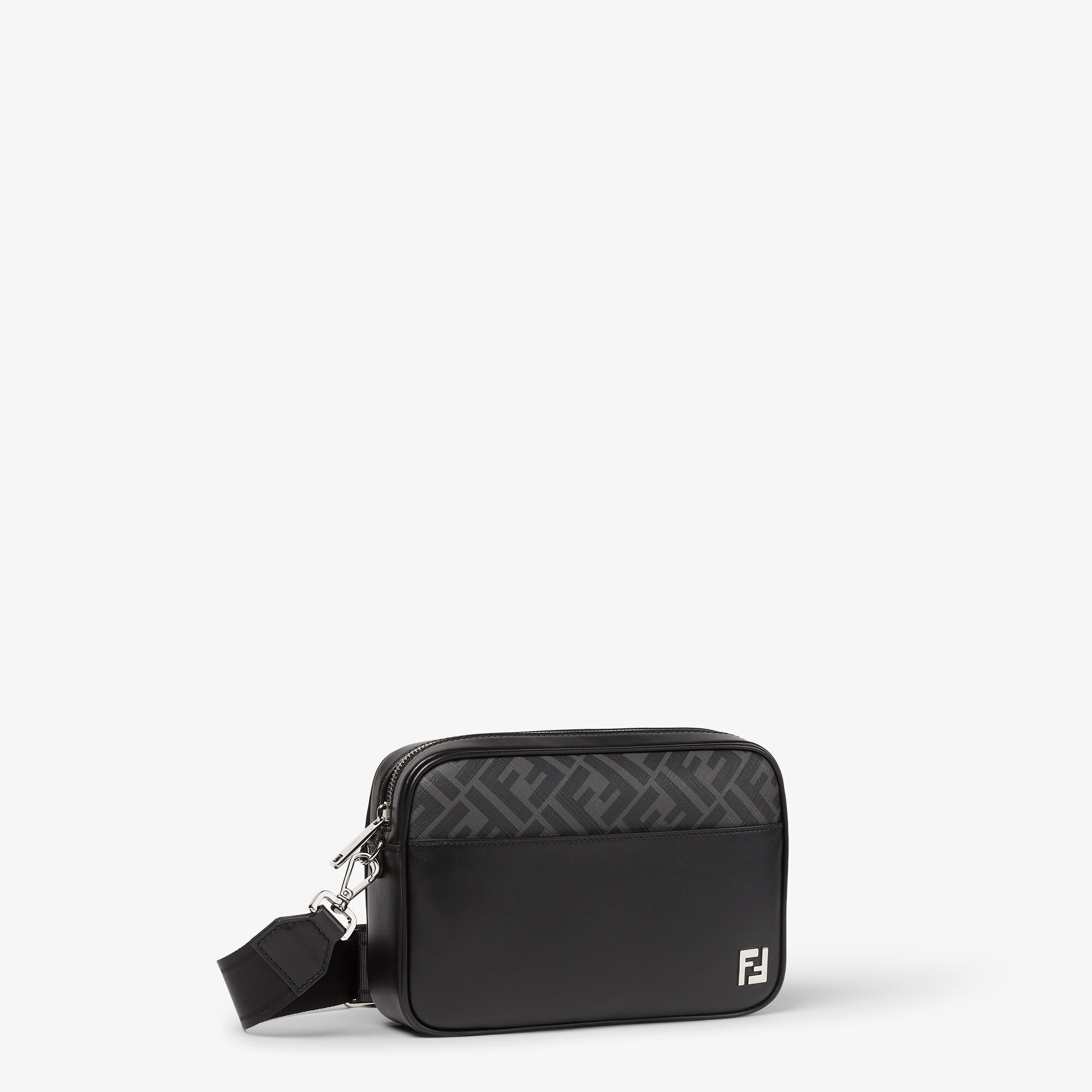 FENDI正規品/関税送料込み FF ロゴ カメラバッグ FFスクエアのコンパクトなバッグ レザー ブラック | Fendi