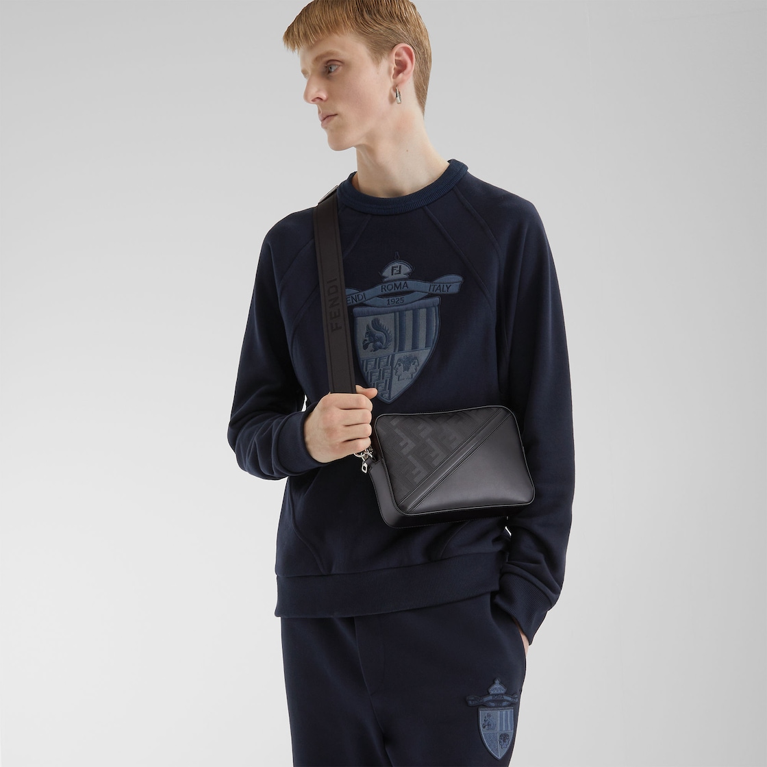 フェンディ ダイアゴナル カメラケース レザー ブラック | Fendi フェンディ ダイアゴナル カメラケース レザー ブラック | Fendi